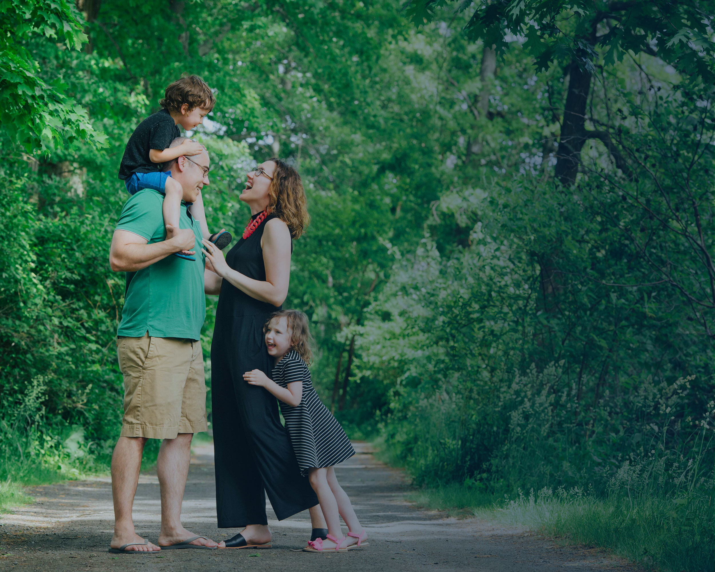 april-eve-images-family-photography-outdoor-distant-distance-massachusetts.jpg