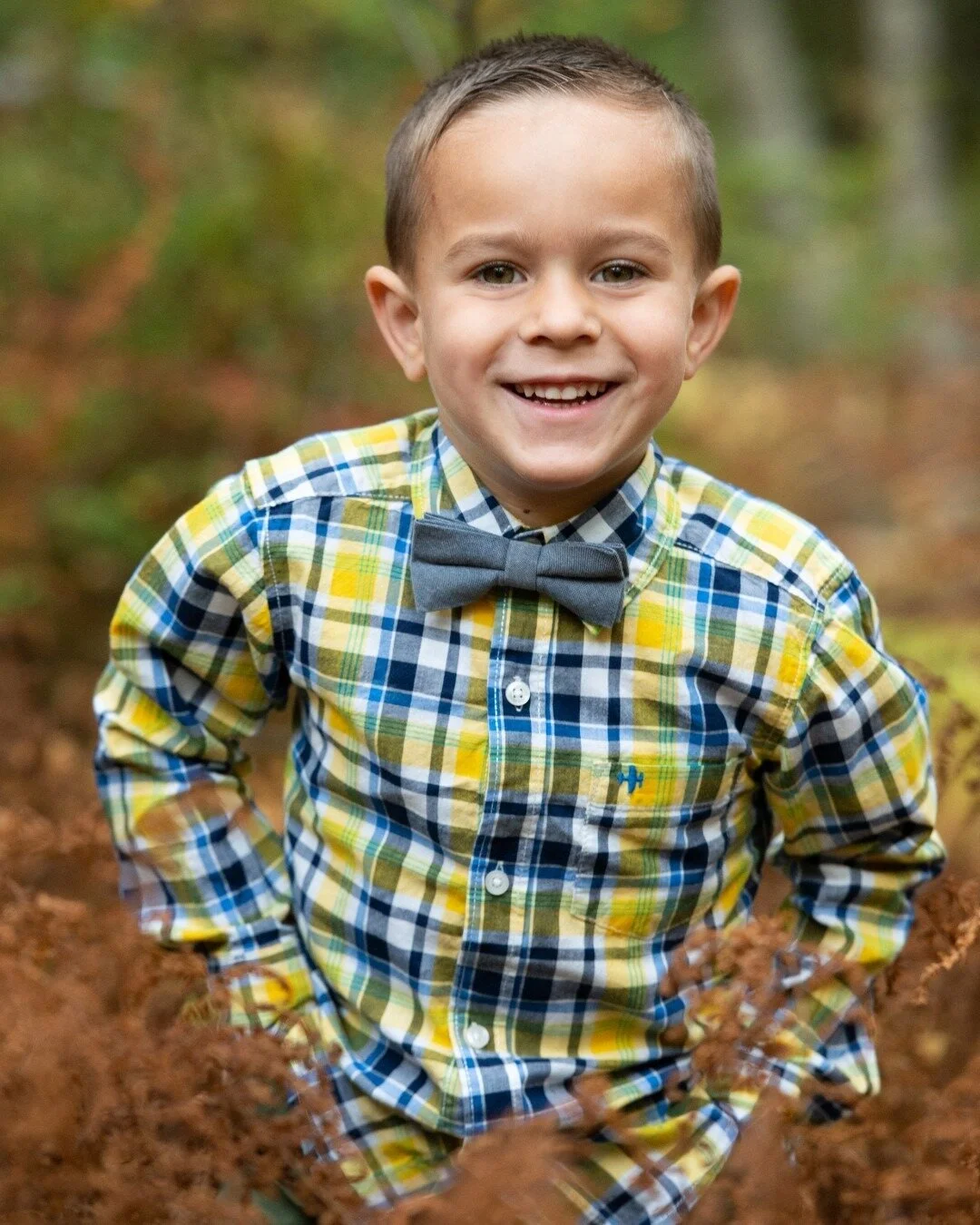 I kkkknnnooowwww it's not a laser background but these smiles 😍 School photos are looking a little different this year and I'm loving it.