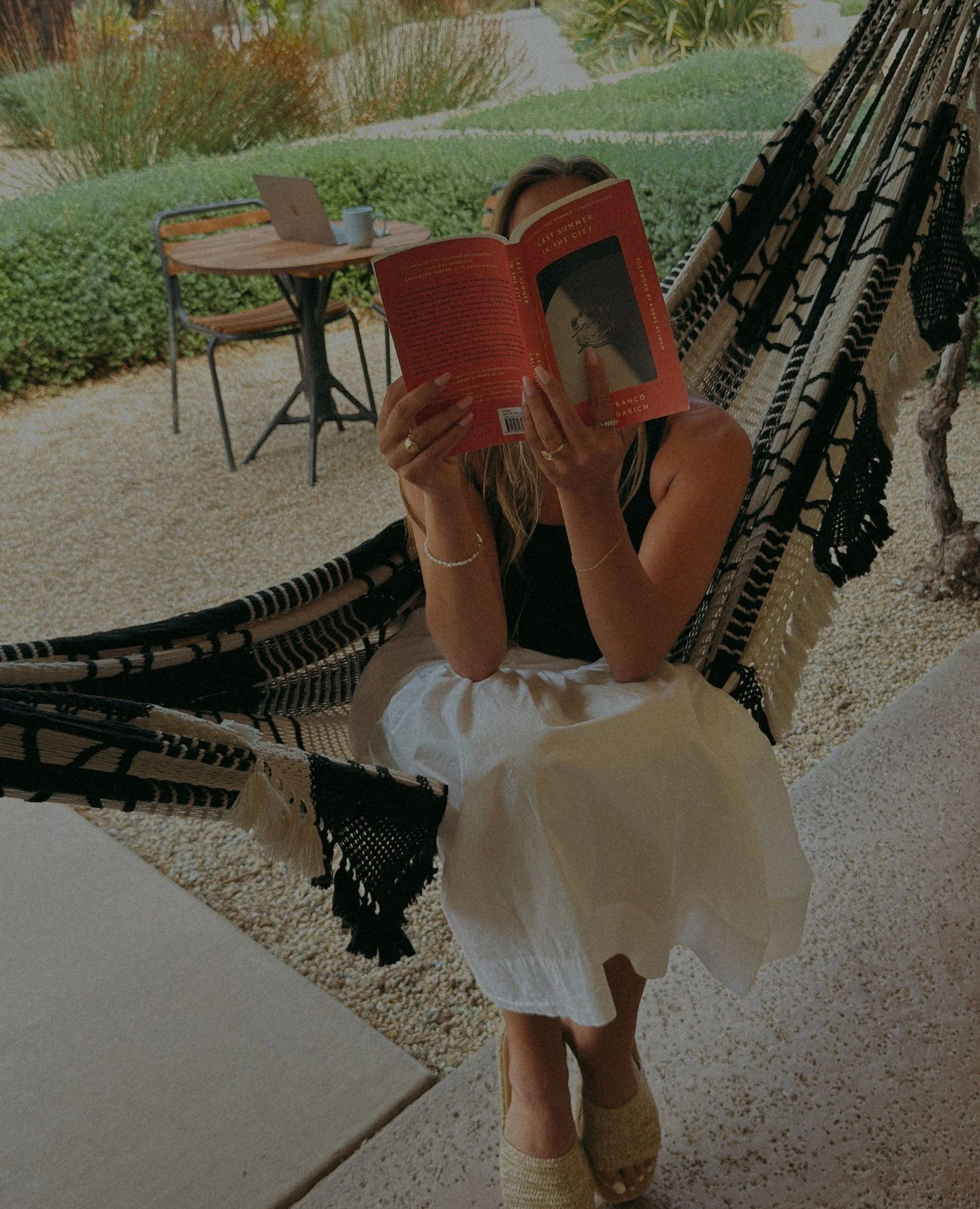 Nose in a book, feet on the ground. ⁠
⁠
.⁠
.⁠
.⁠
⁠
Photo: @t_shep2⁠