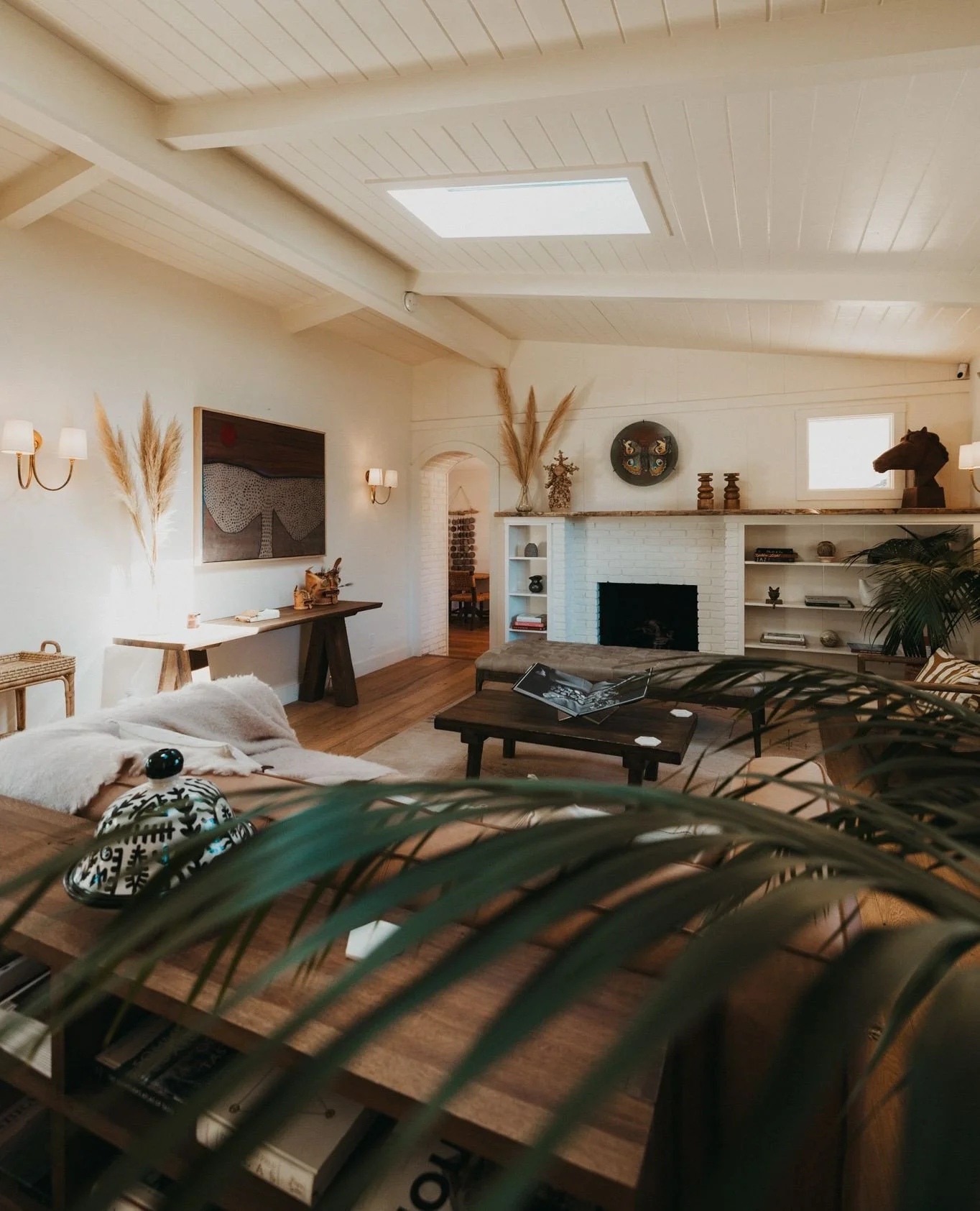 @travelandleisure on Hotel Ynez, a @nomadahotelgroup transformation: ⁠
⁠
💭 "The building&rsquo;s hard edges were tempered with woolen wall hangings and ceramics, along with rustic wooden and worn leather furniture, lending the place a cosseting