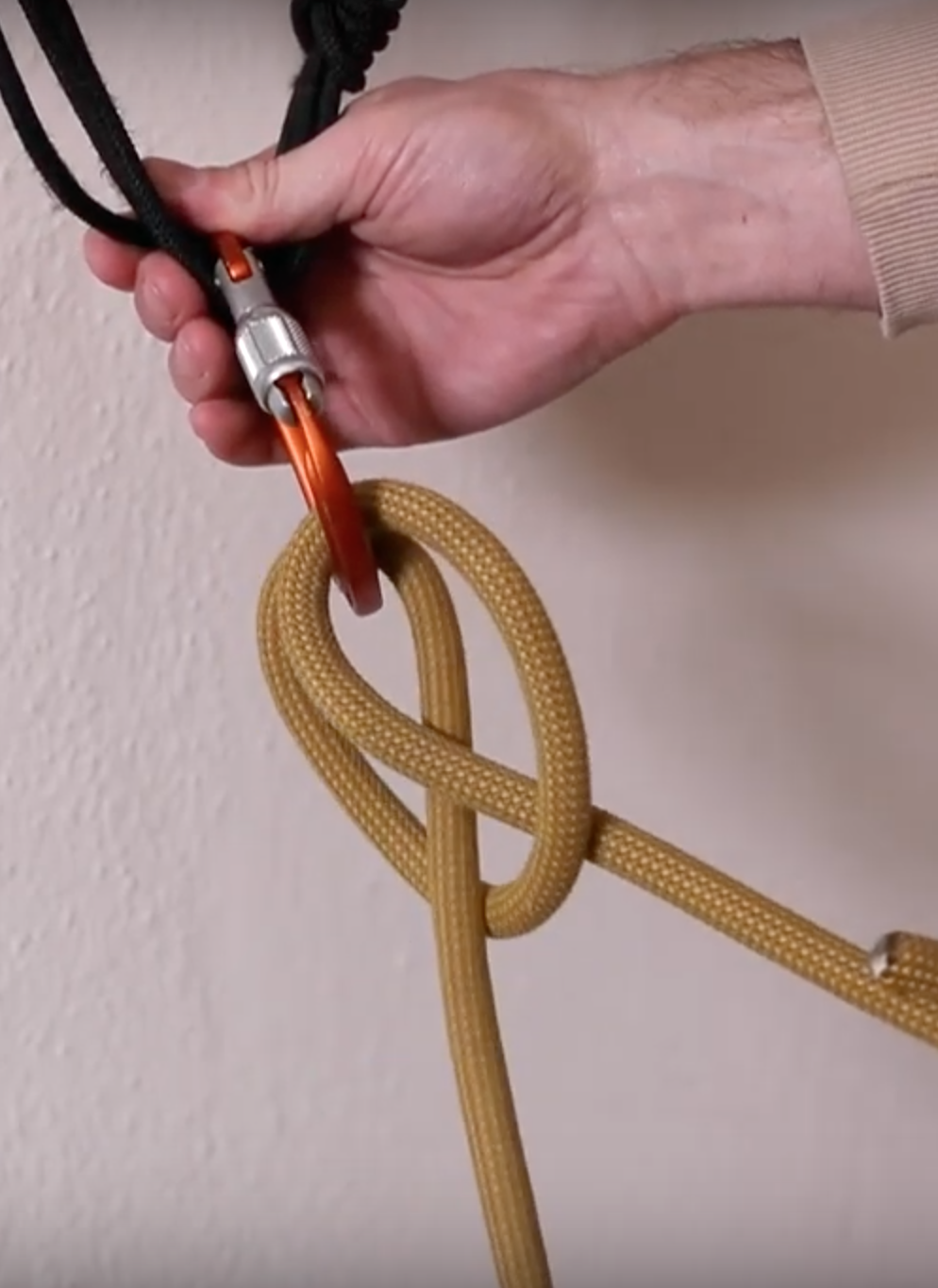 How to Tie a Clove Hitch