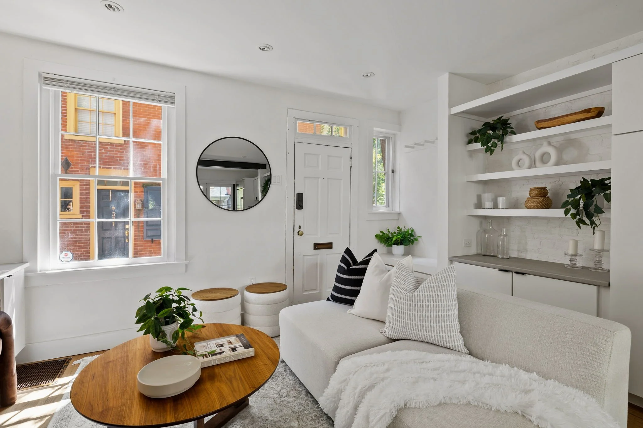 9-web-or-mls-320-s-iseminger-st.jpg