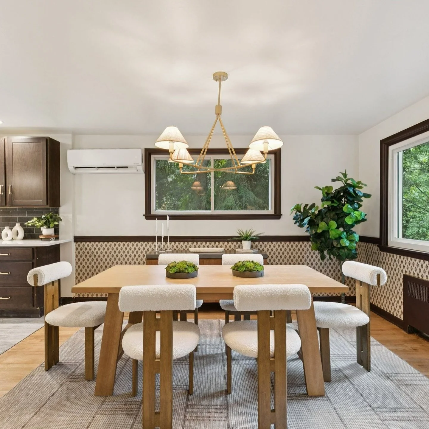 107 Bryn Mawr in Newtown Square staged for our gal @taramcnallyhome 🤍 So special when our clients bring us in to stage their family home! 🏡