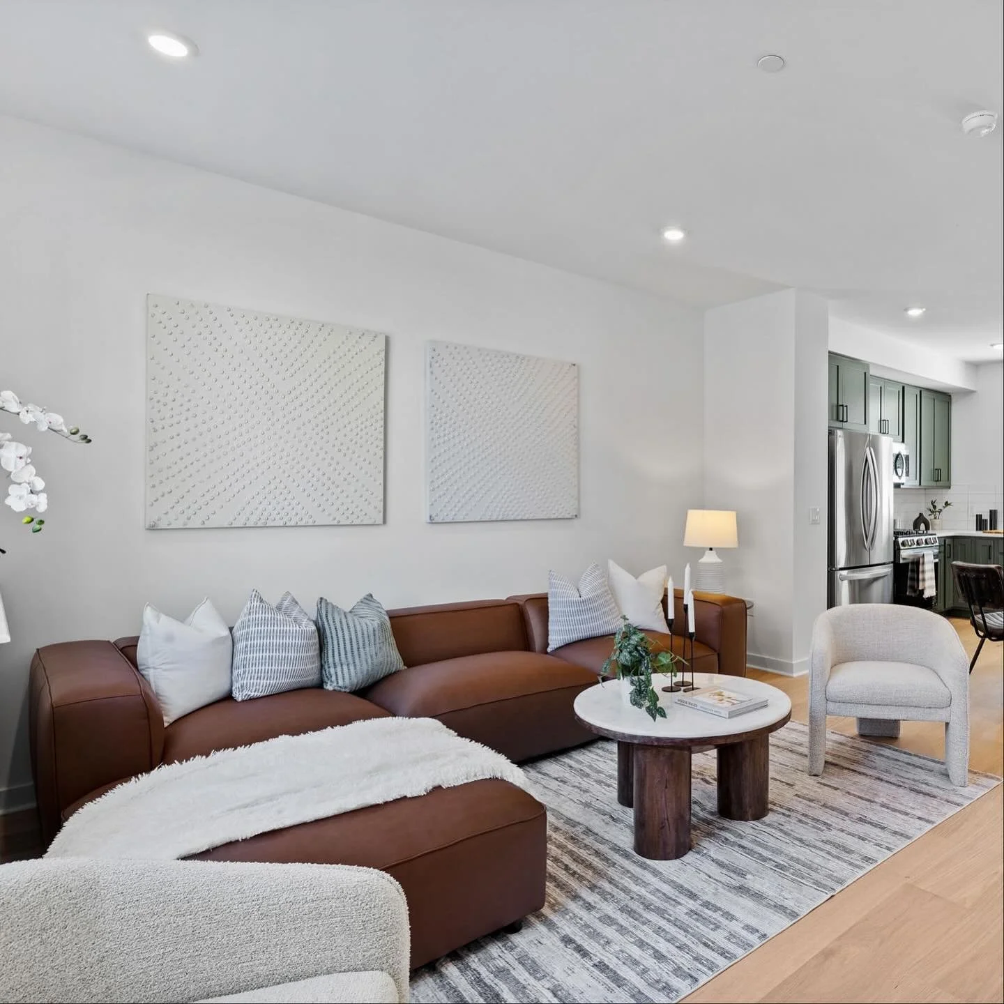 2114 Rush 🏡 staging for @marcod123 + the @rarityrealestate_  team in Port Richmond (with everyone&rsquo;s new favorite sectional sofa!)