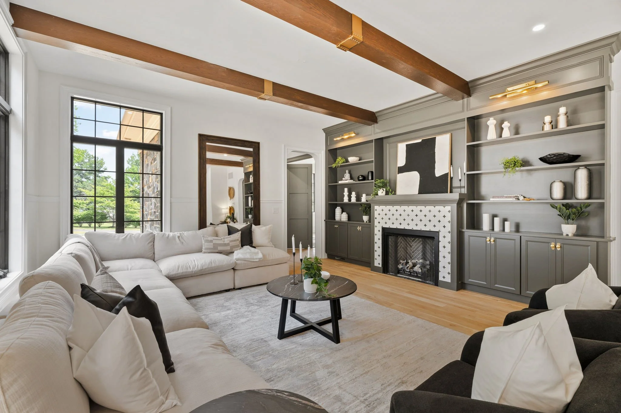 22-web-or-mls-725-w-curry-dr.jpg