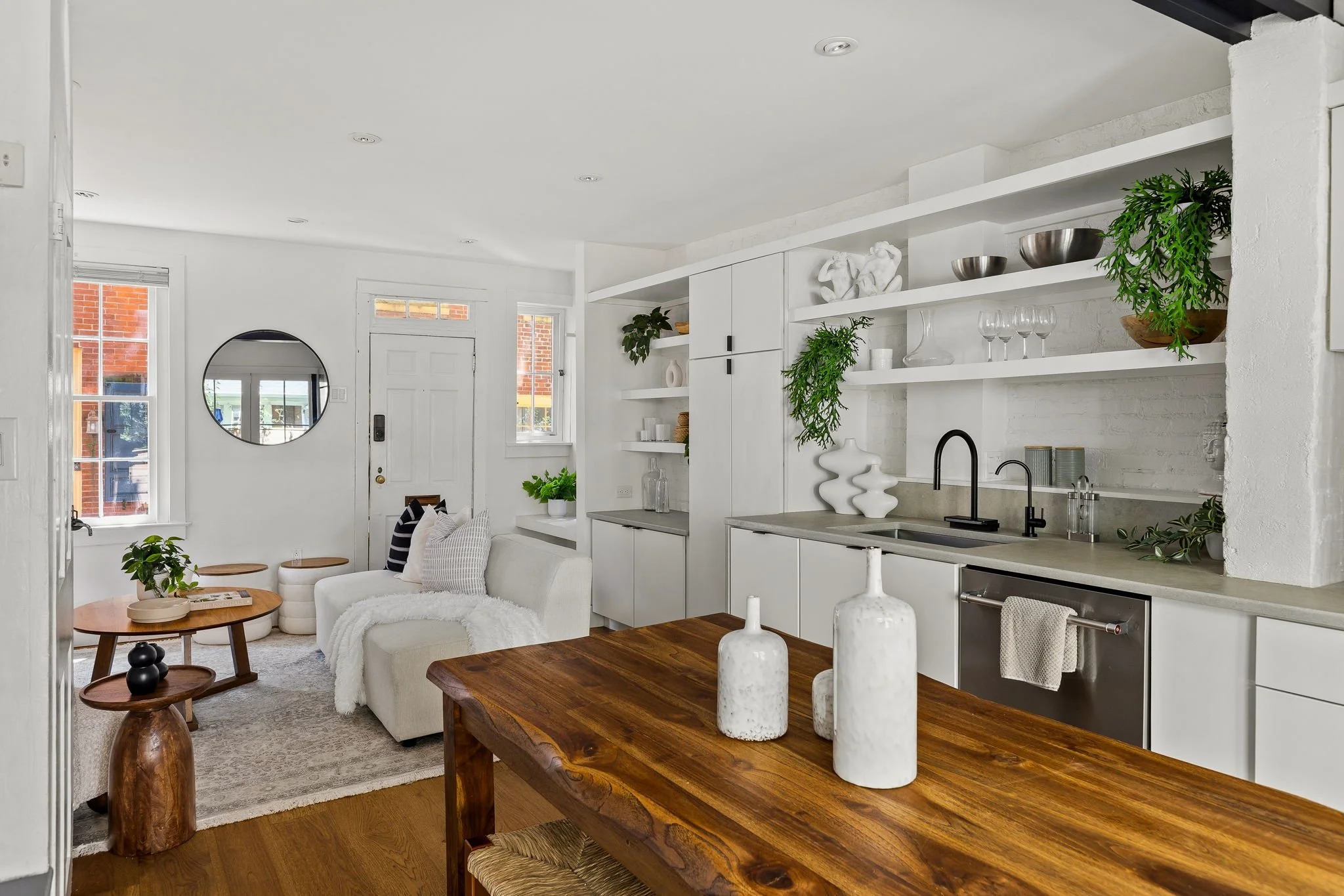 17-web-or-mls-320-s-iseminger-st.jpg
