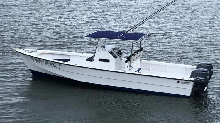 Islander 33 — The Fibreglass Shop