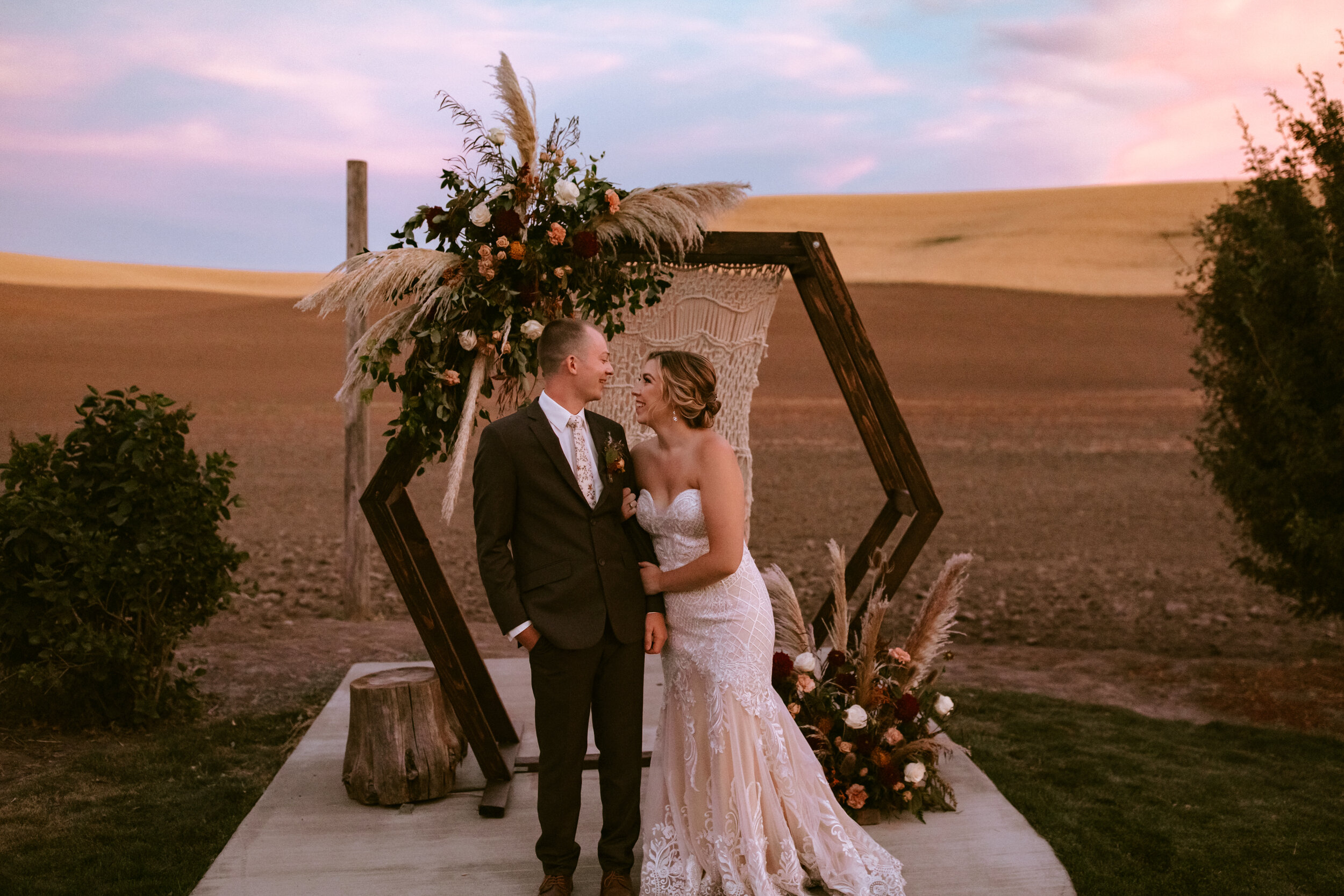 Palouse Knot Barn Spokane Wedding Cassie Trottier Photography_0678.jpg