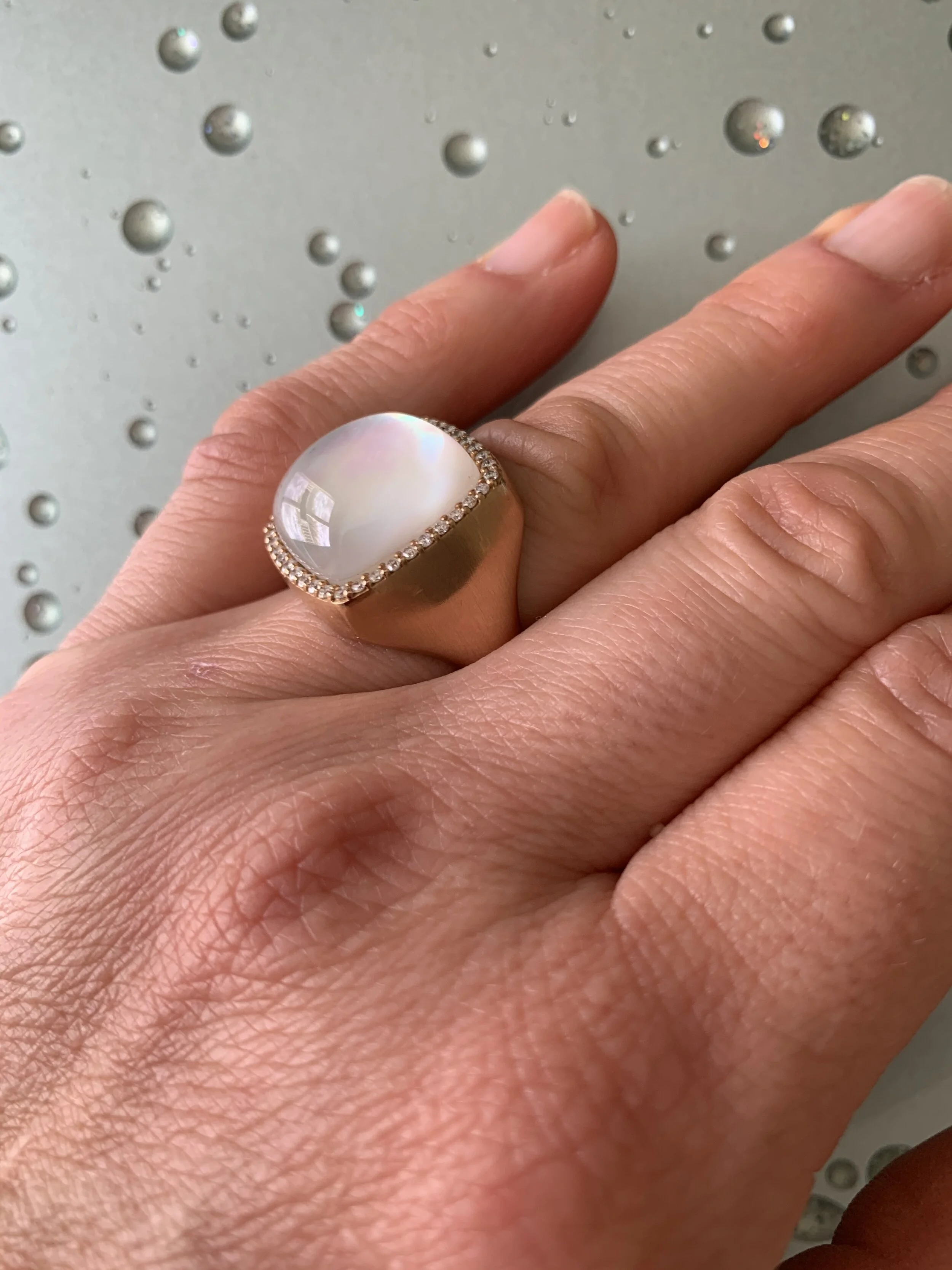Roberto Coin: Mother of Pearl &amp; Diamond Ring