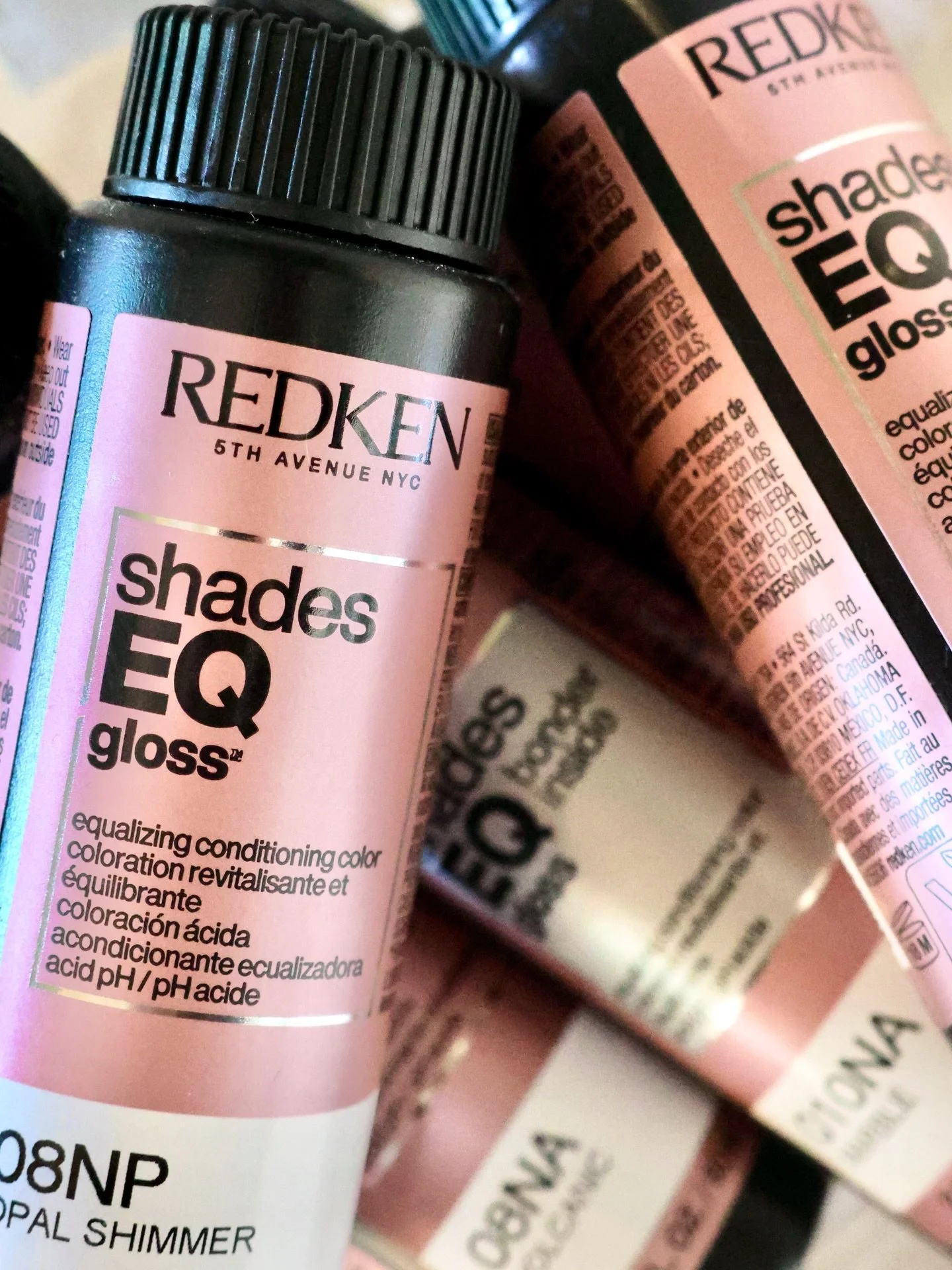 Precision toning with Redken Shades EQ for elevated color, healthy shine, and a flawless finish✨