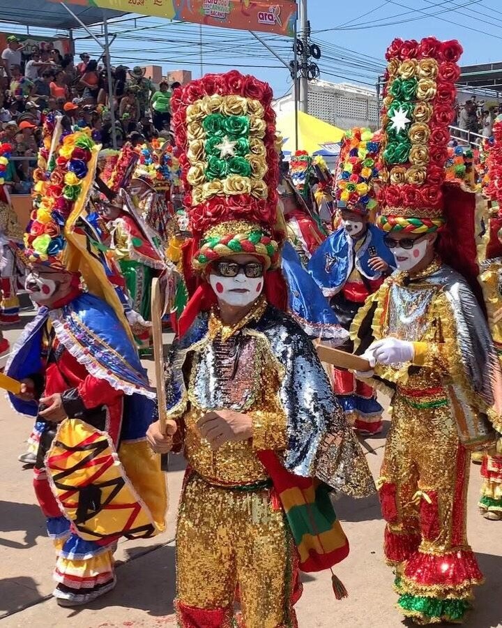 Barranquilla's Carnaval is the 2nd largest, after Rio's. Here are a few clips from the main parade, called &quot;La Batalla de Flores&quot; (Battle of the Flowers), which lasted 8 hours. Many smaller parades run concurrently throughout the city for 4