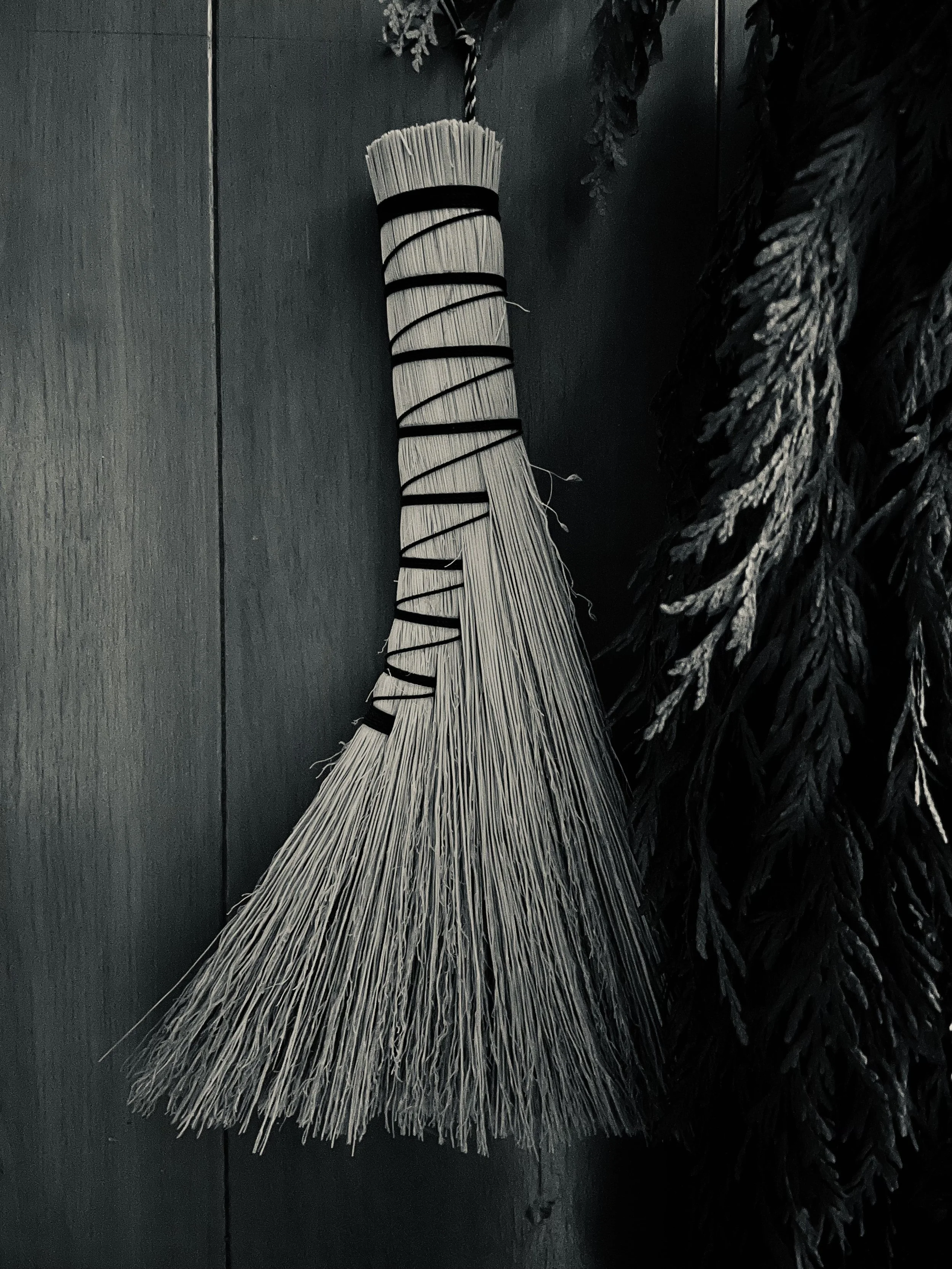 Handcrafted Broom: Turkey Wing Whisk