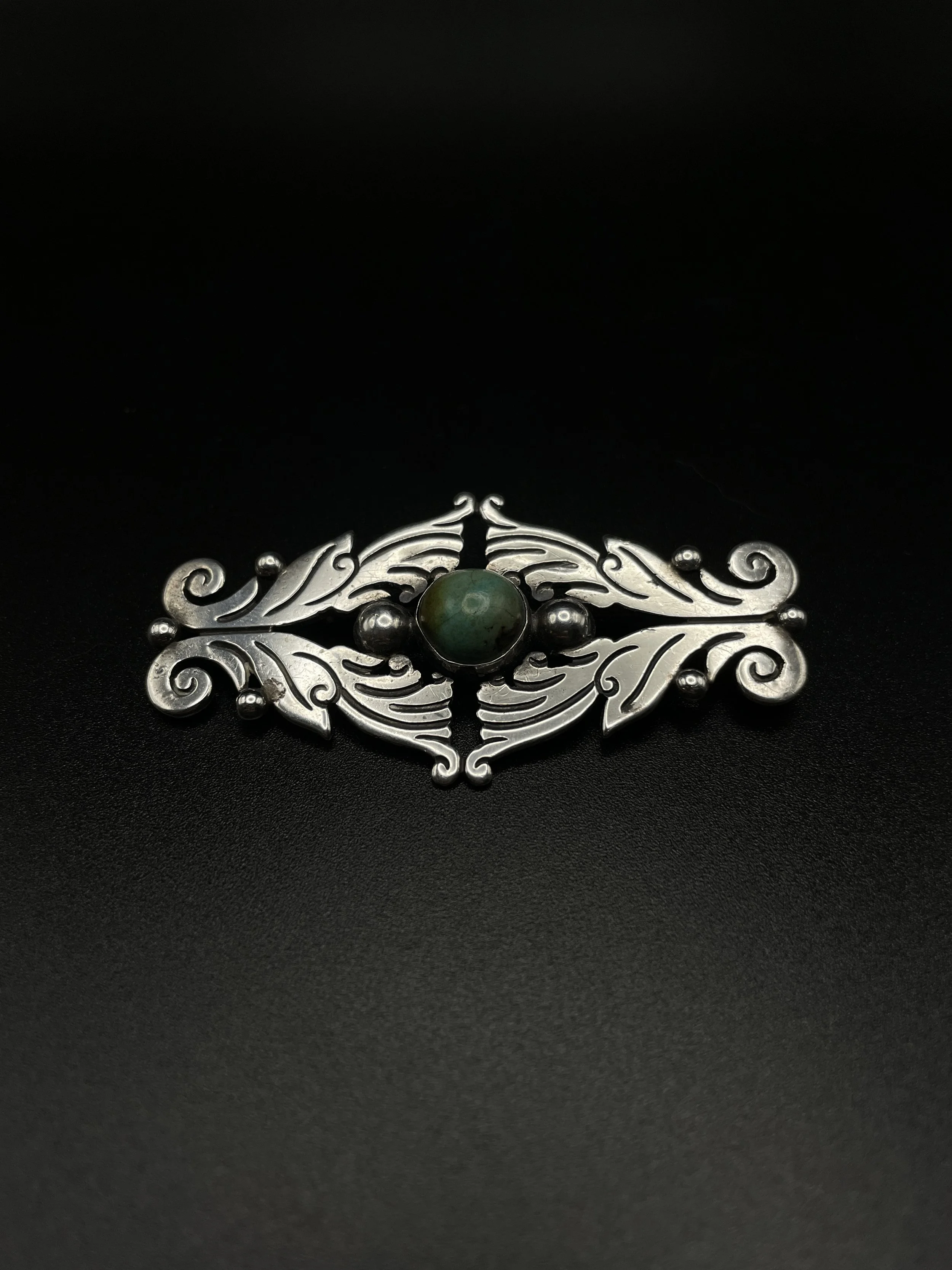 Brooch: Vintage Taxco Jade