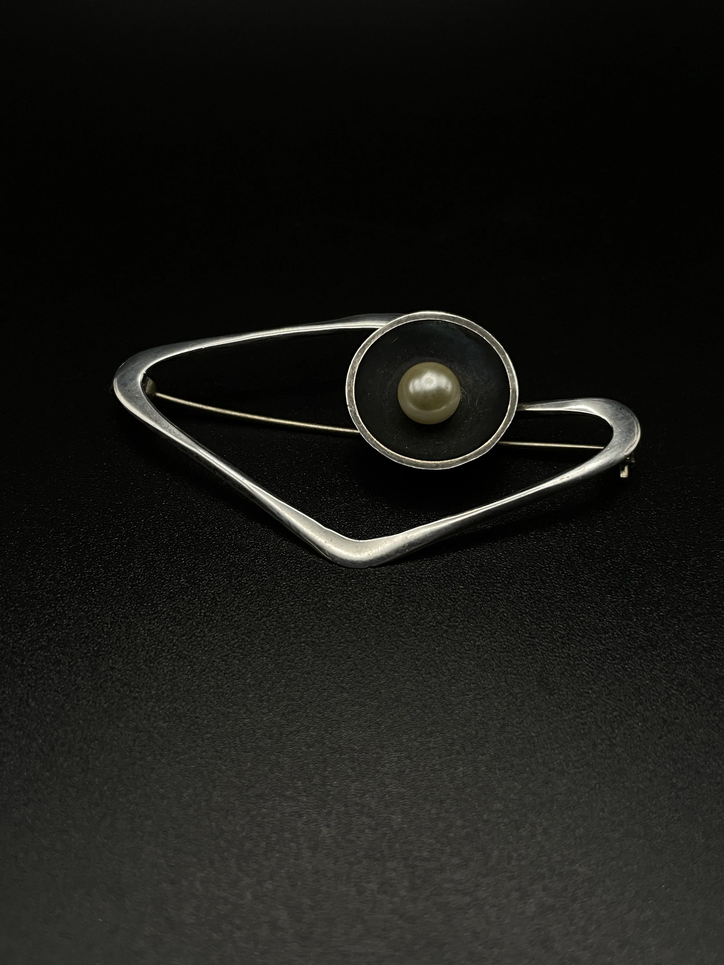 Brooch: Mid-century Taxco Delfino Modernist Pearl