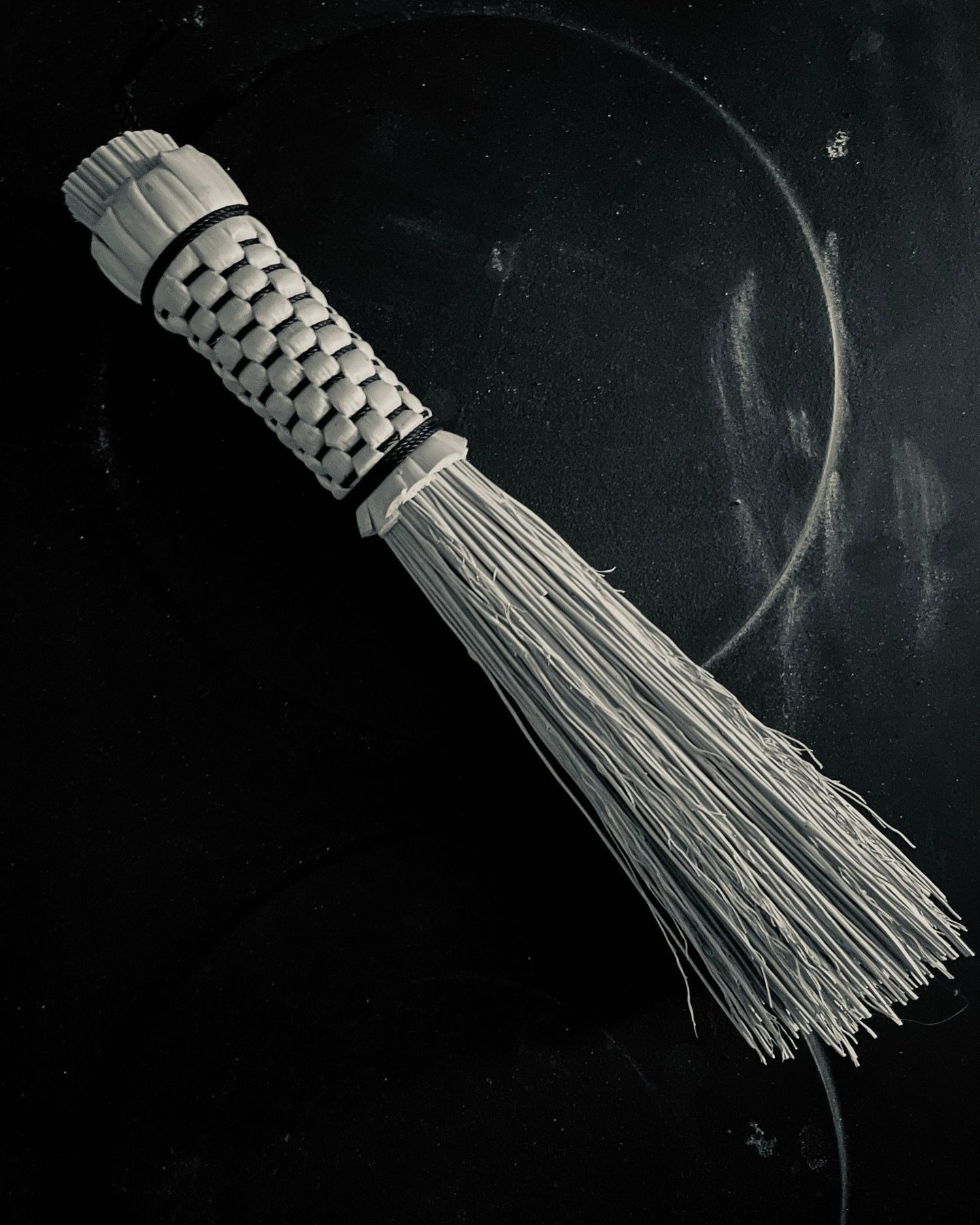 Functional. Hand-tied. Broom for the hand.
Woven Mini Whisk.
Crafted by @ladyursus