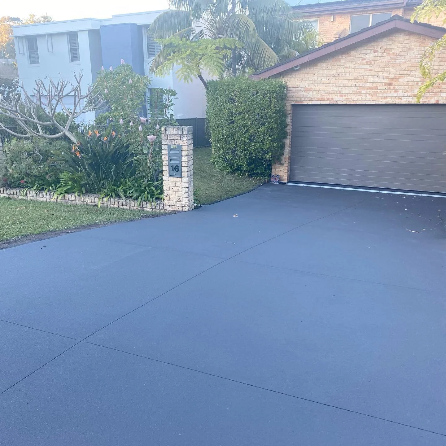 Out with the old brick pavers and in with a new, sleek concrete driveway for our Burraneer Project. 

Not only are concrete driveways strong and durable but they require a lot less maintenance&hellip; and look better too 👌🏻

Fresh @designer_concret