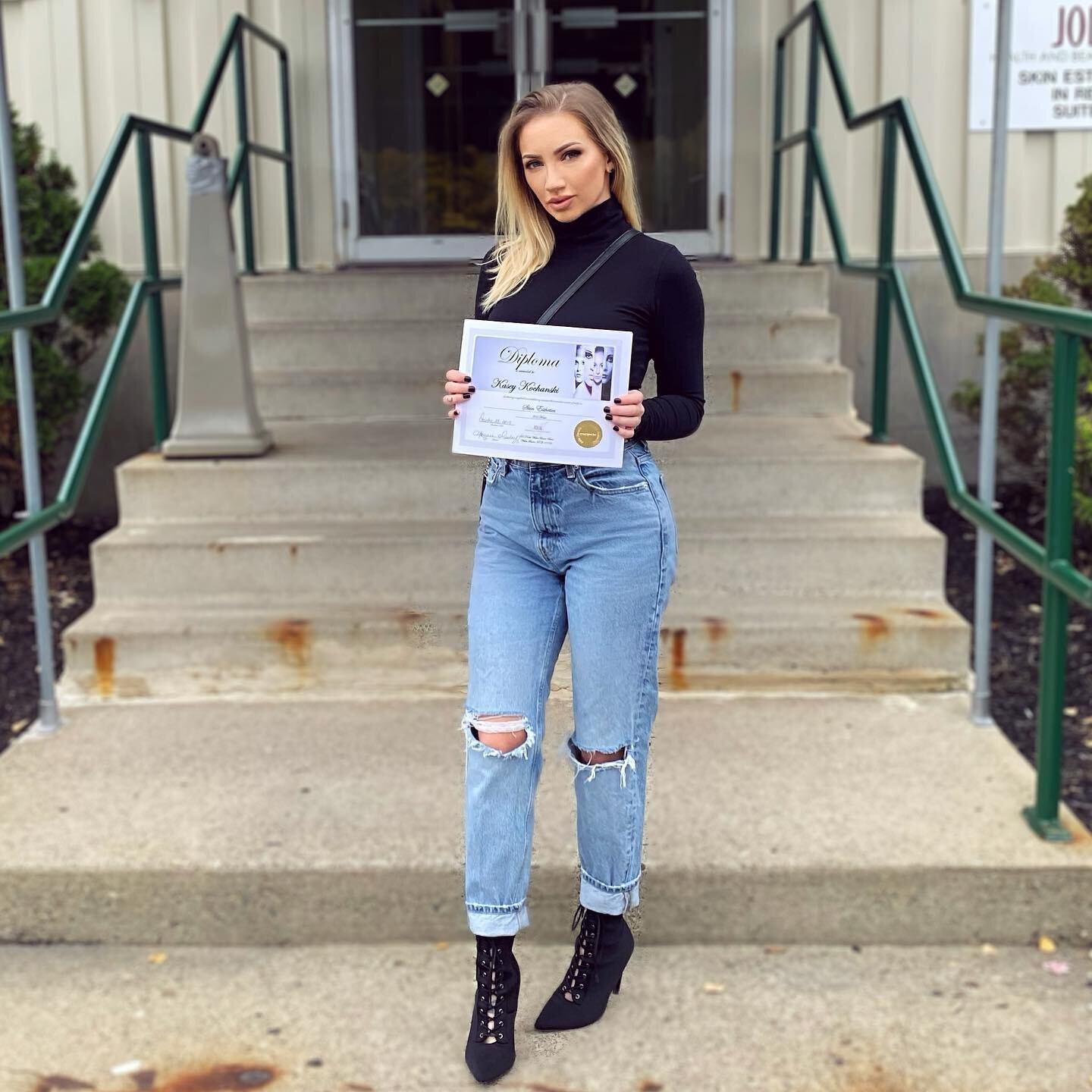 I&rsquo;ve been doing makeup for many many years and decided to go back to school a few months ago because why not! Never stop learning. Feels good to be an Esthetician ☺️ #graduate #esty #estheticianlife