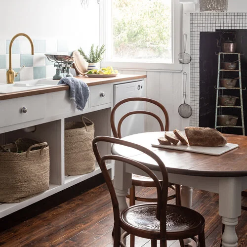 Moody &amp; embracing:   L’Papillon