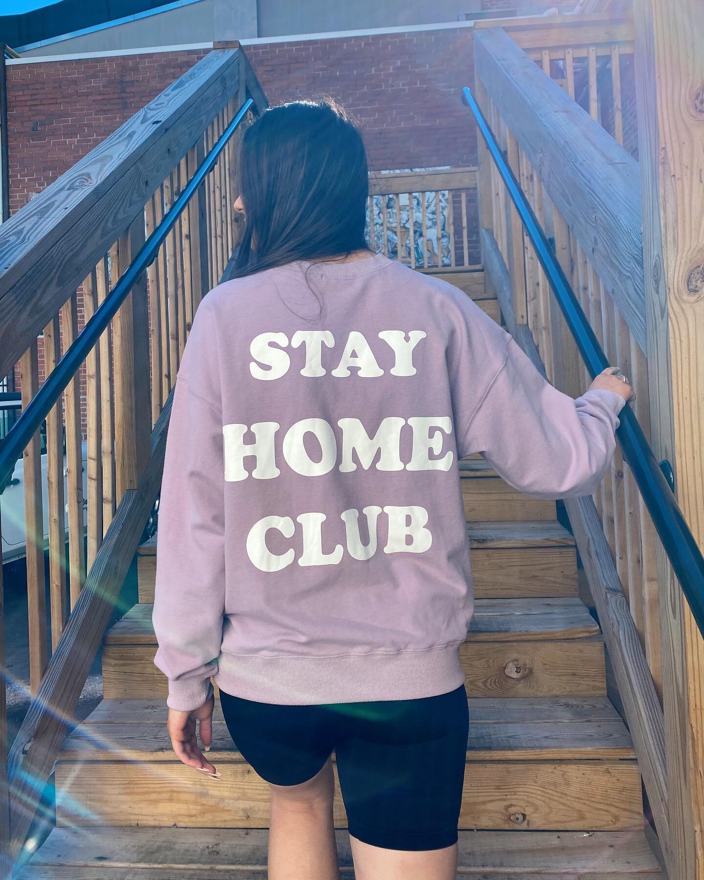 The perfect sweatshirt for 2020
&bull;
-
&bull;
-
#stayhomeclub #2020 #boutiqueshopping #boutique #shopsmall #supportlocal #pennstate #happyvalley #statecollege #connectionsclothingsc
