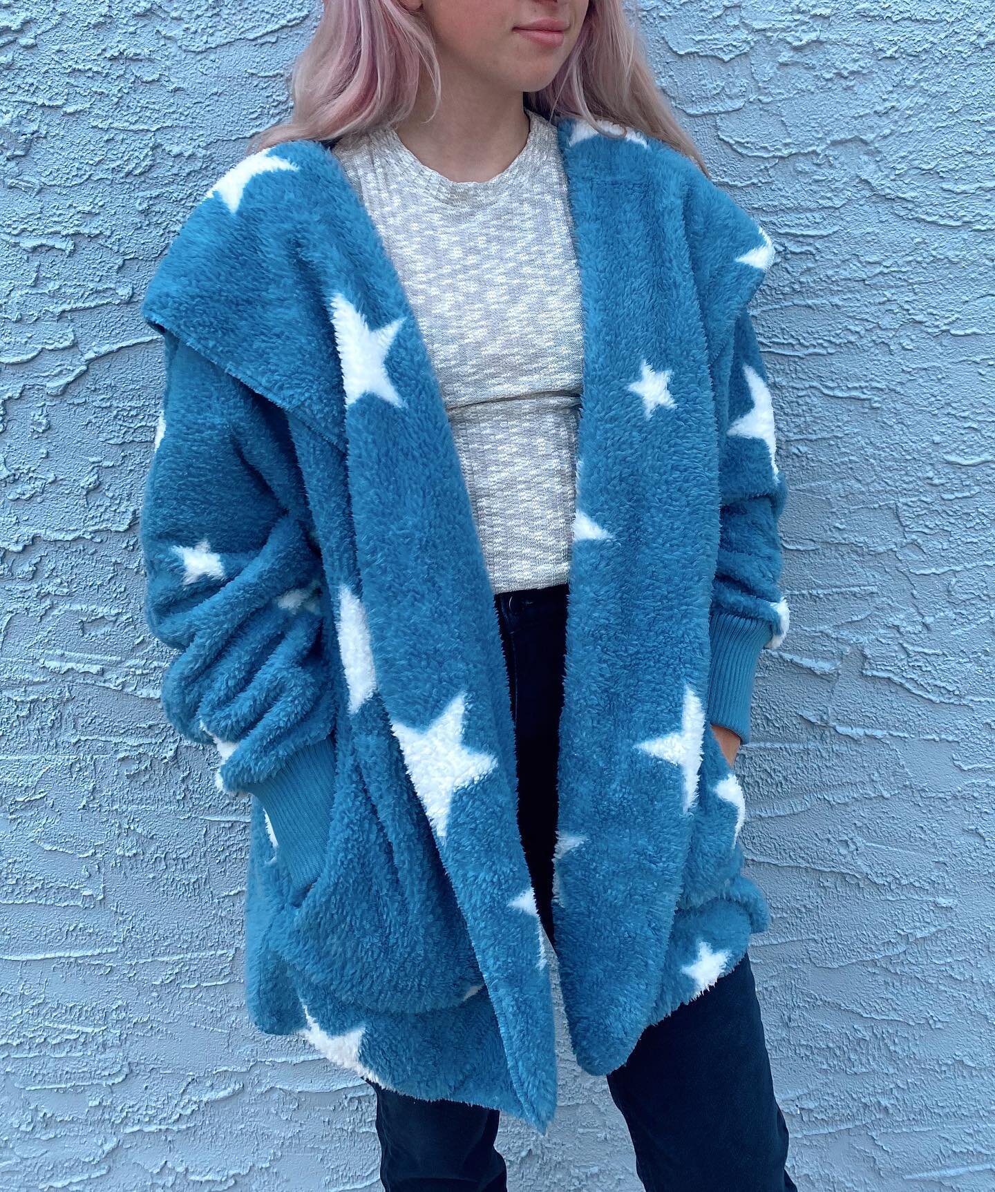 Fuzzy season is approaching fast! 🤩
&bull;
-
&bull;
-
#fuzzyjacket #starprint #staywarm #fallfashion #supportsmallbusiness #supportlocal #shopsmall #happyvalley #statecollege #pennstate #connectionsclothingsc