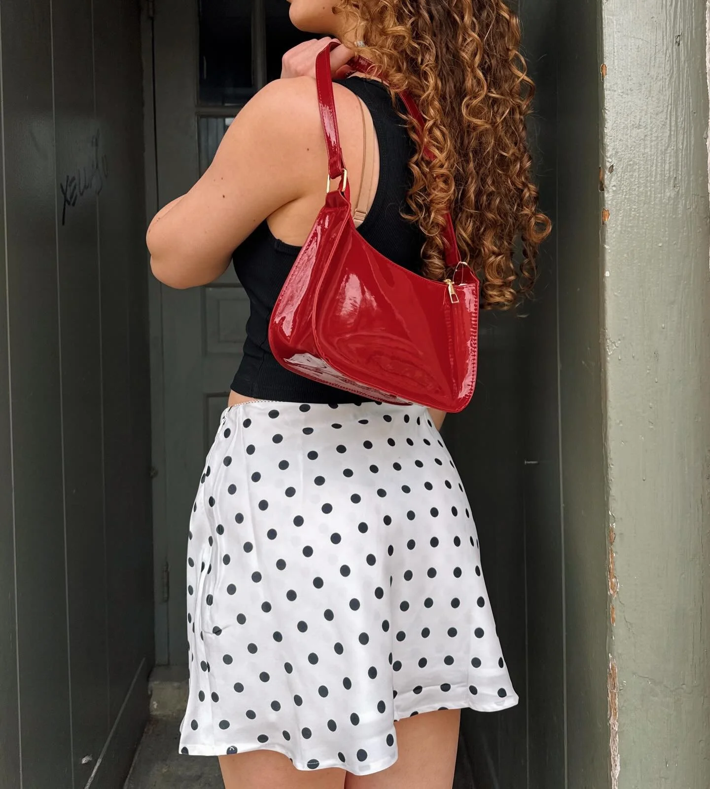 idk about you but we&rsquo;re wearing fun skirts this spring 🌷🧚

shop our new spring styles today, open till 8pm! 

#boutique #springfashion #psu #statecollegepa #ootd