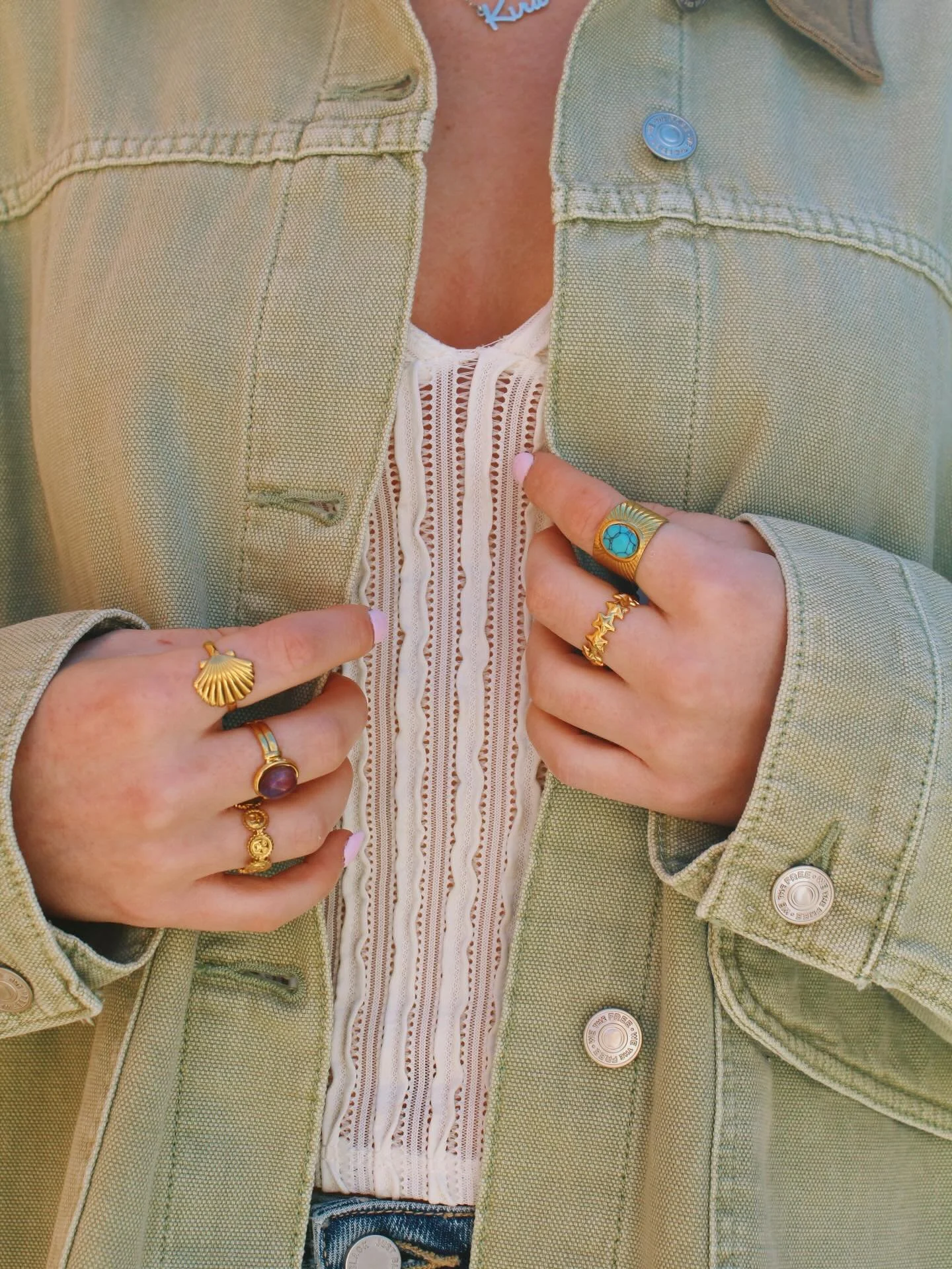 Need a Monday pick me up? Stop by Connections and shop our latest arrivals ☕️🧚 

#psu #boutique #statecollegepa #newarrivals #summerfashion