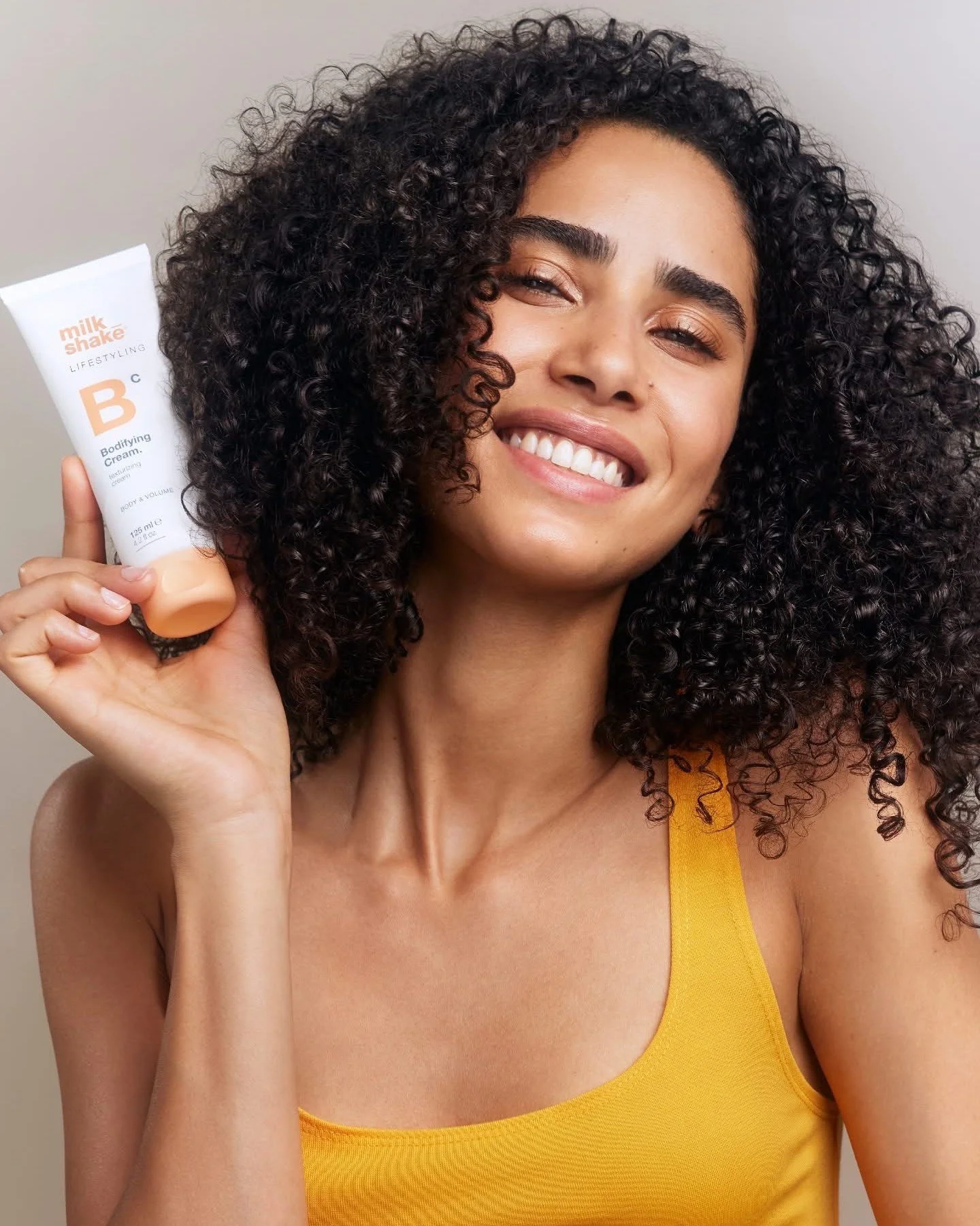 Respectfully... this deserves a permanent spot on your bathroom shelf. 💛

Texture without the heaviness.
Hold without the crunch.
Hair that still feels like your hair.

#milkshake #haircare #hold