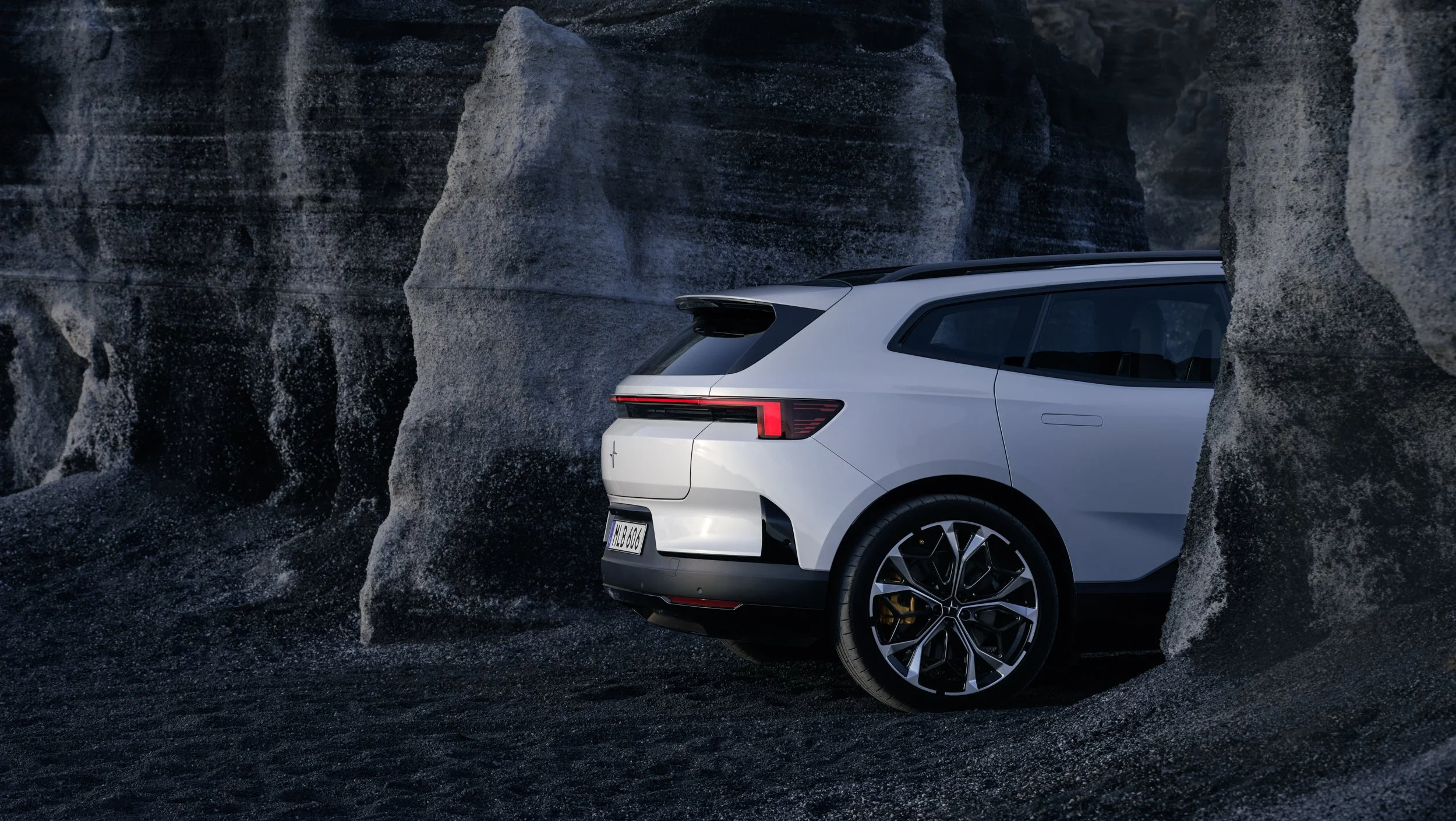 Polestar-260126-2230_B_v001.jpg