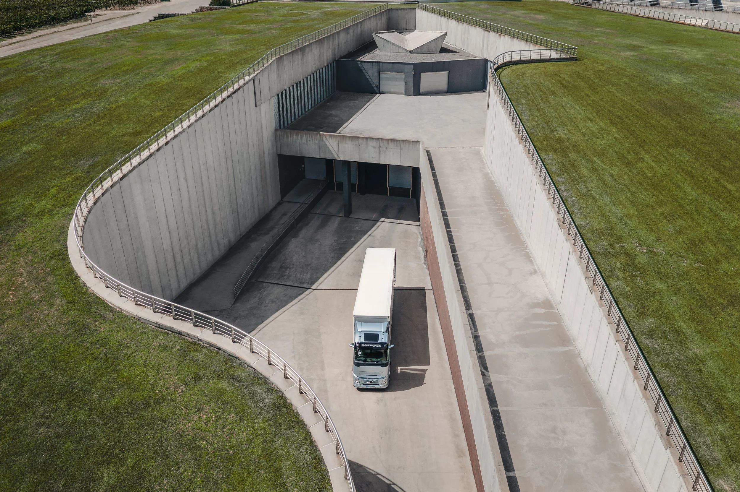 volvo_truck_DJI_0390.jpg