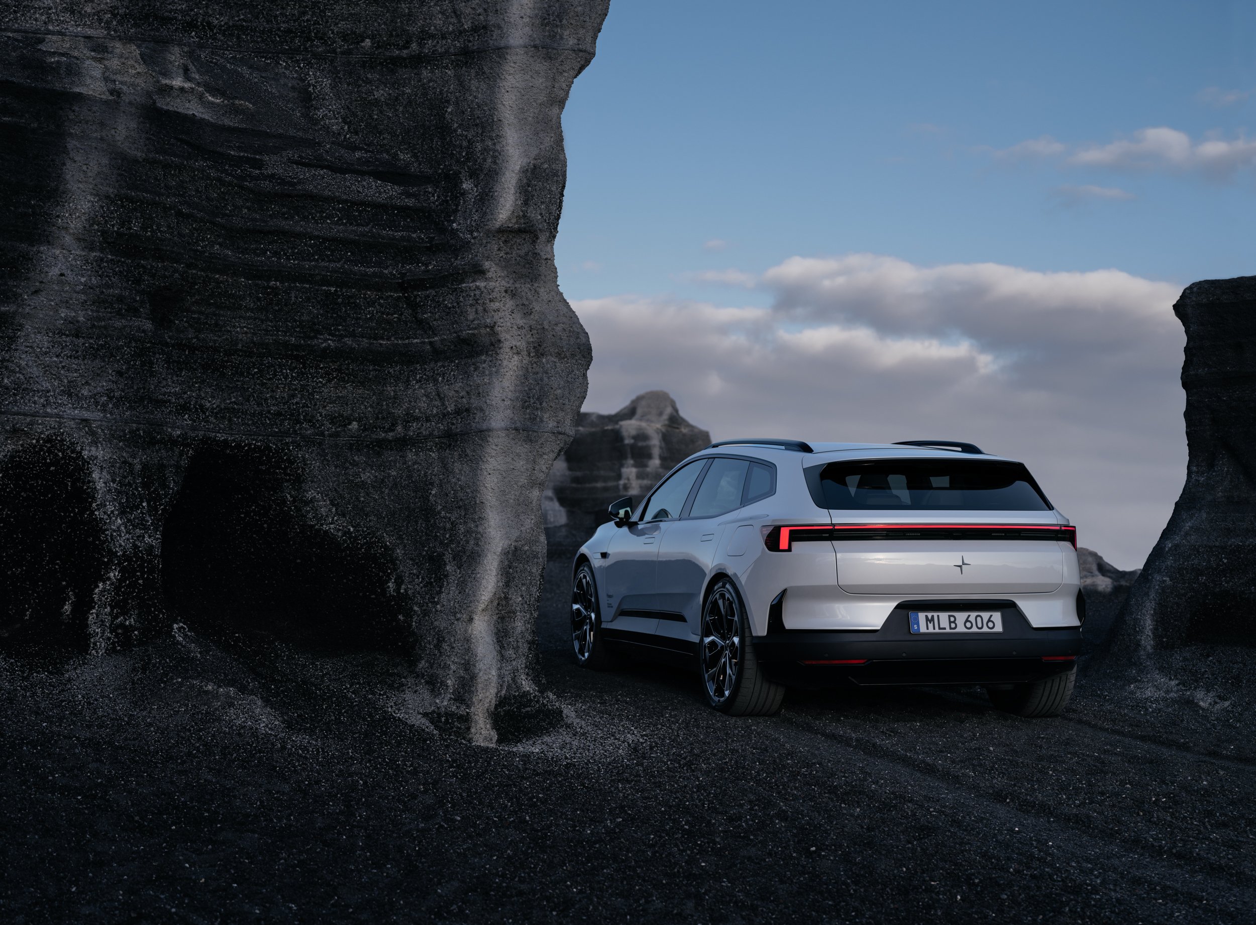 Polestar-260126-2251_v002.jpg