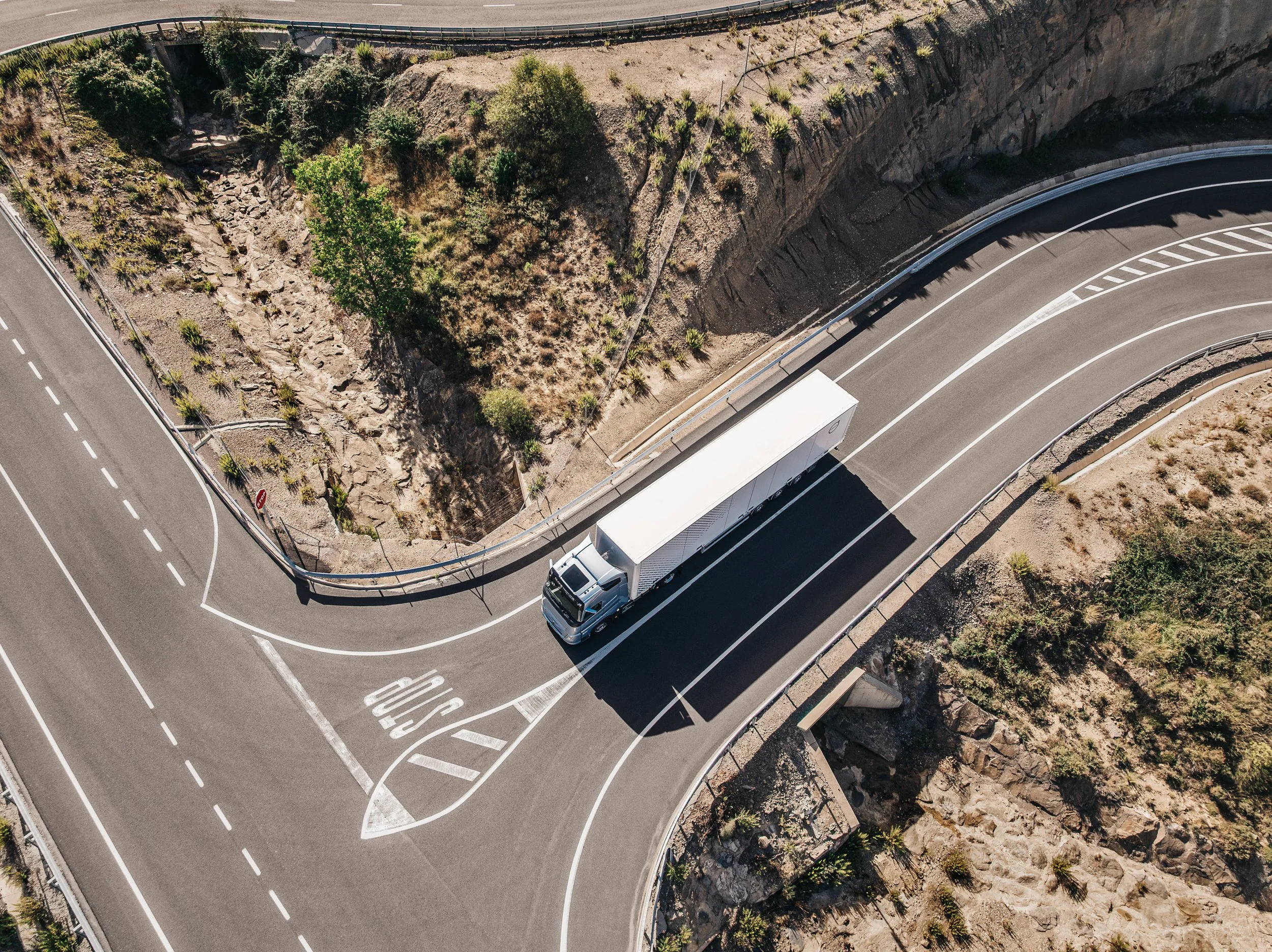 volvo_truck_DJI_0565.jpg