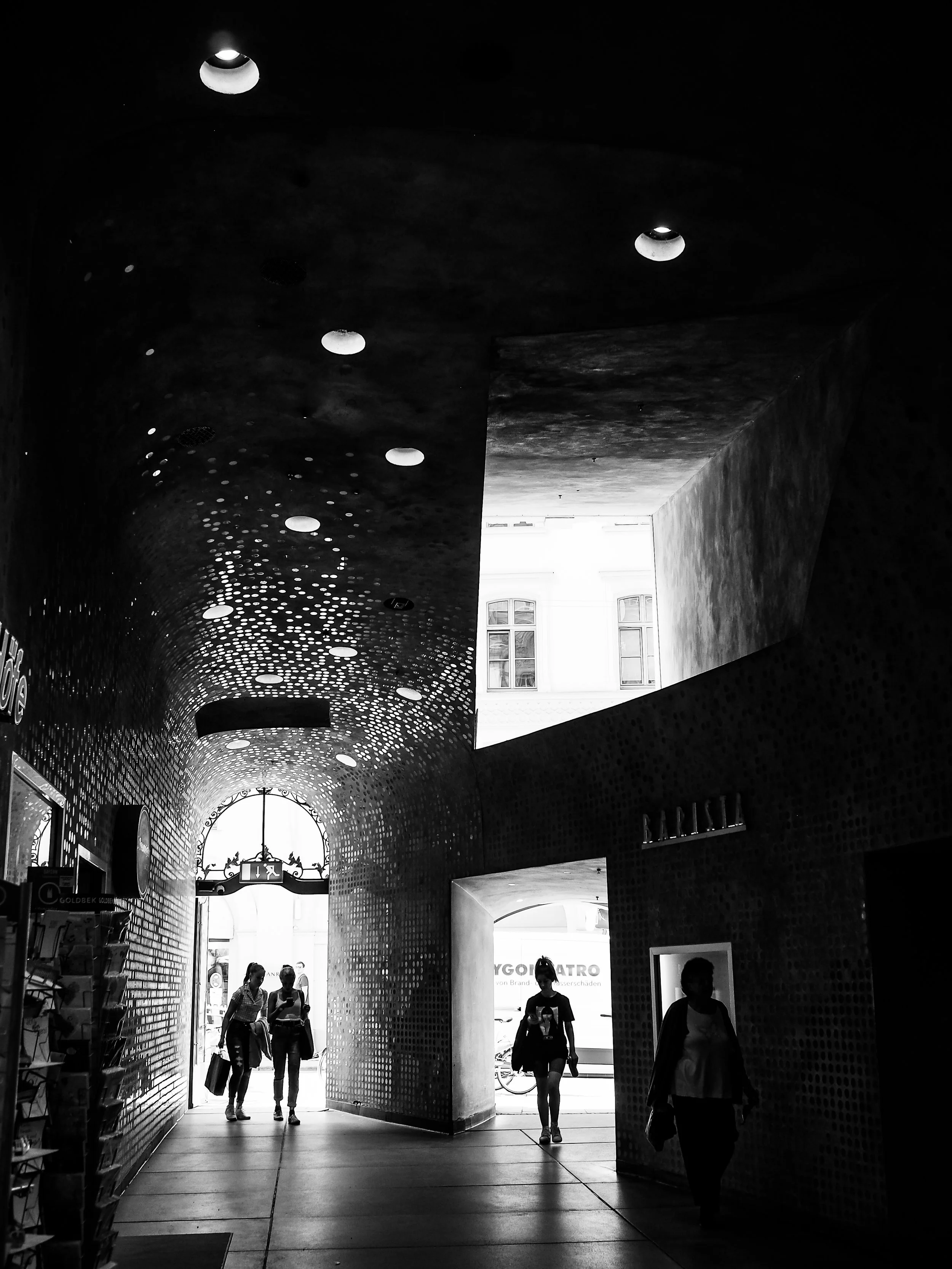P8303916-2.jpg