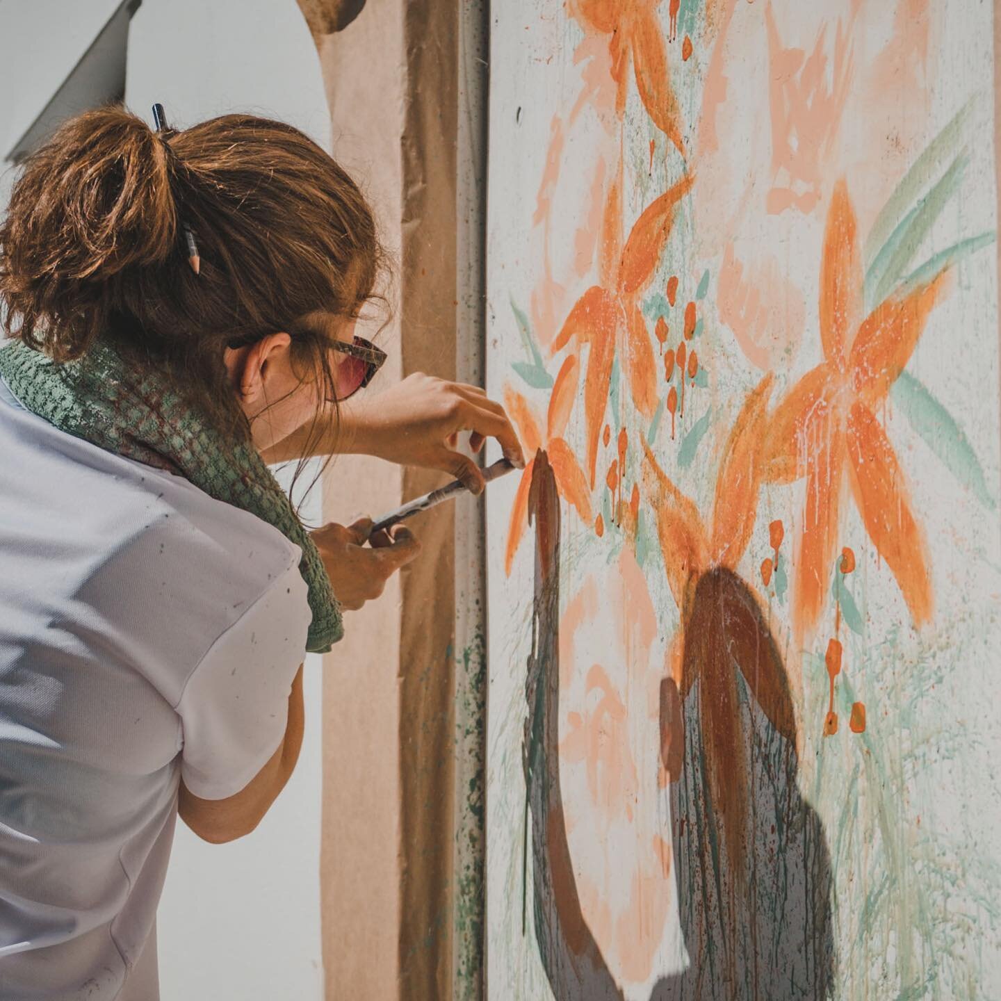🌼🌸CHARITY AUCTION🌸🌼
Now that the time rapidly approaches to remove the boards and re-open we are looking to auction off the painted boards by local artist Hannah Browne. The boards are set to be put up for auction to the highest bidder, with all 