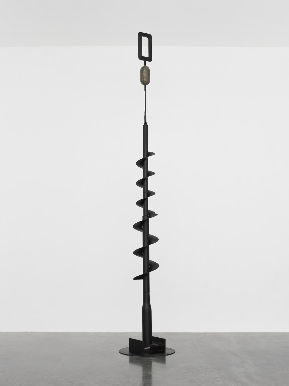  Signal, 1974. Painted iron and found objects, 1935/16 x337/16x337/16in. (491x85 x 85 cm) © Takis Foundation.   Photo © White Cube (Theo Christelis) 
