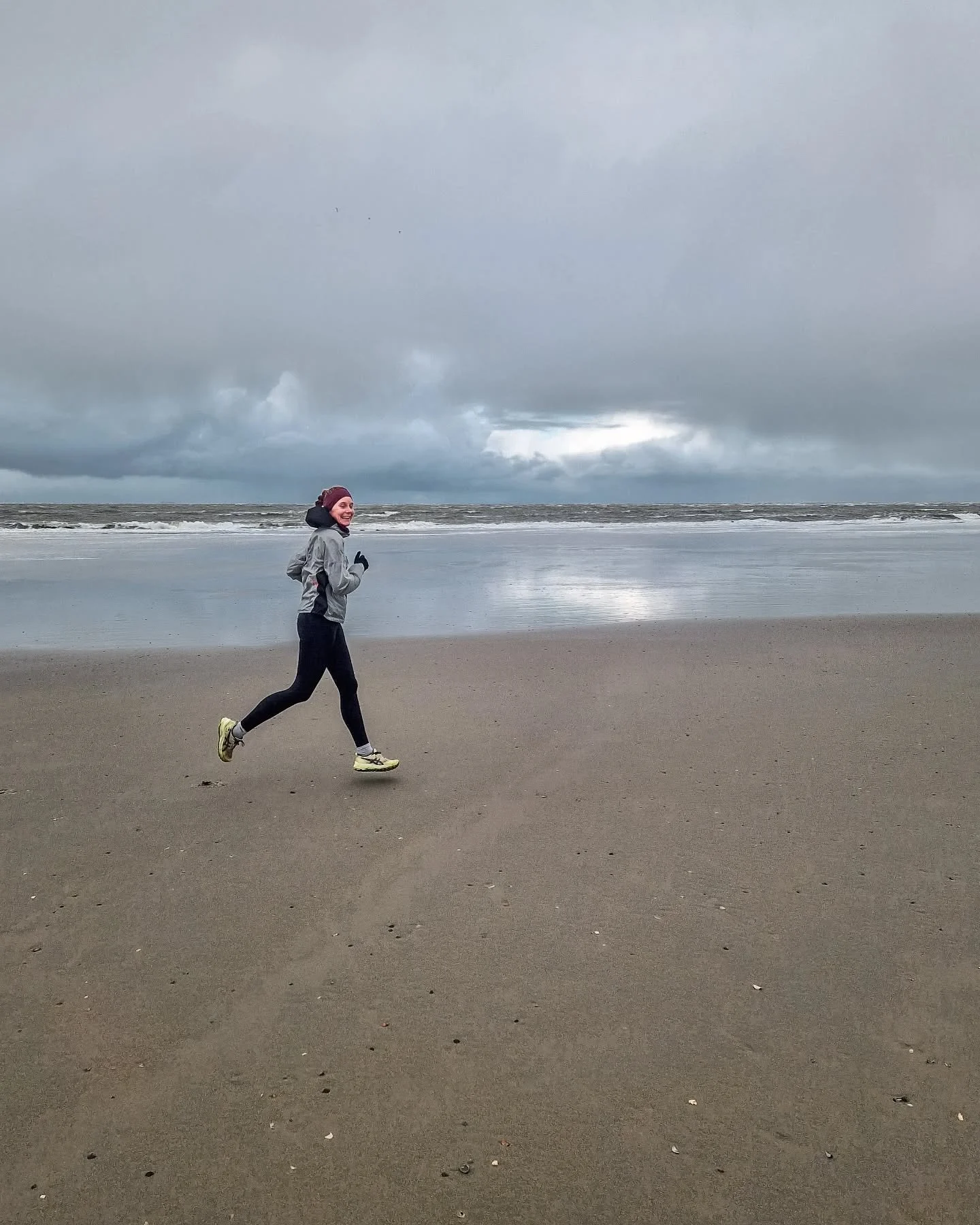 Meestal post ik op de laatste dag van het jaar een recap, maar dit jaar vind ik dat lastig. Dit is een zakelijk account, maar ik wil toch iets persoonlijks met jullie delen.⁠
⁠
2025 was zwaar. In maart heb ik me voor 60% ziek gemeld. Ik liep al lange