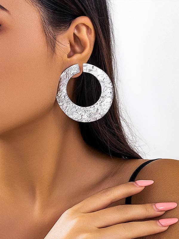 SILVER CHUNKY HOOP EARRING