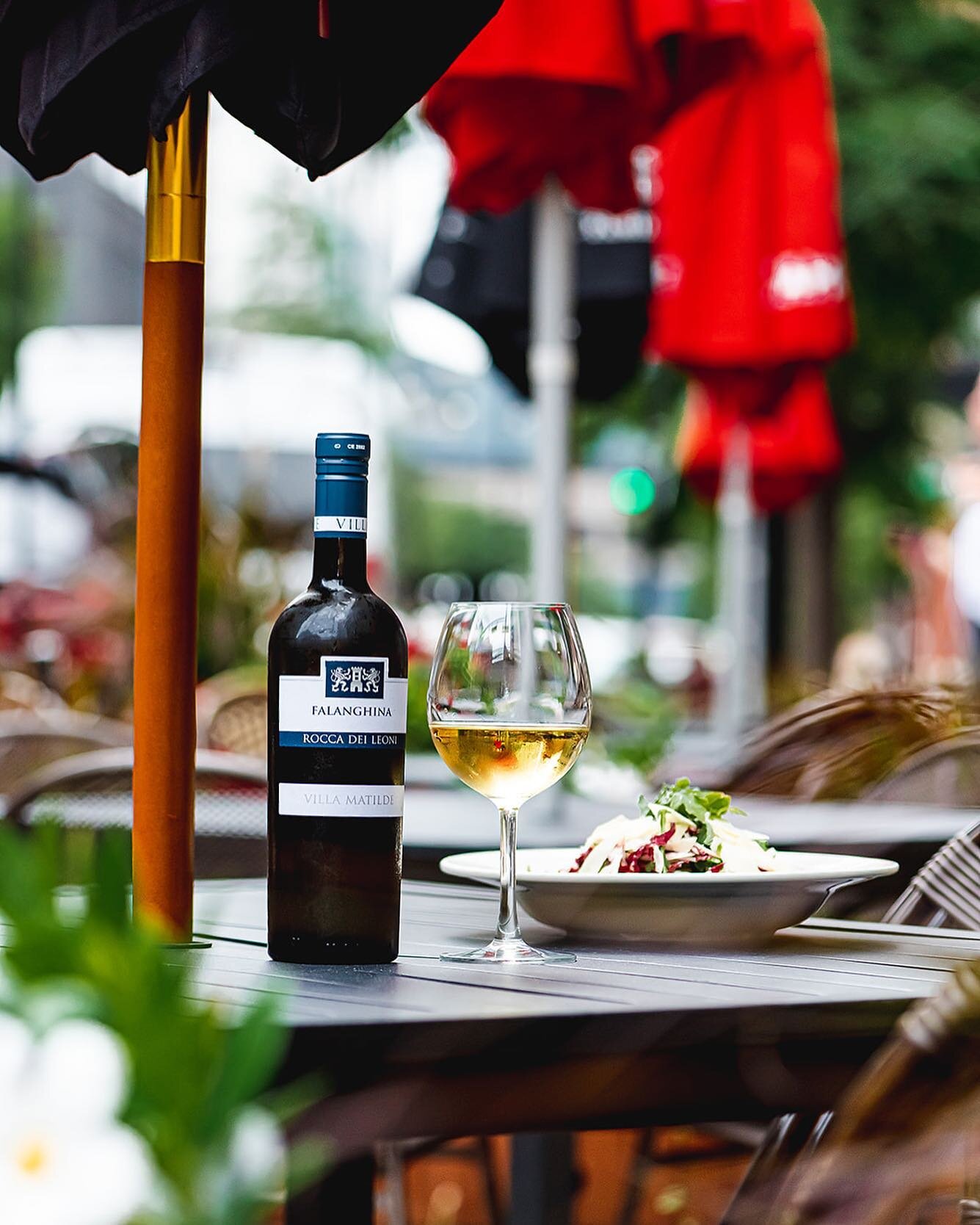 Soaking in every ounce of Summertime Chi the best way we know how, on our patio. 

Join us for #GandGAlFresco all season long, sipping on your favorite summer libations, enjoying our in-season specials and more. Reserve your spot at geneandgeorgetti.