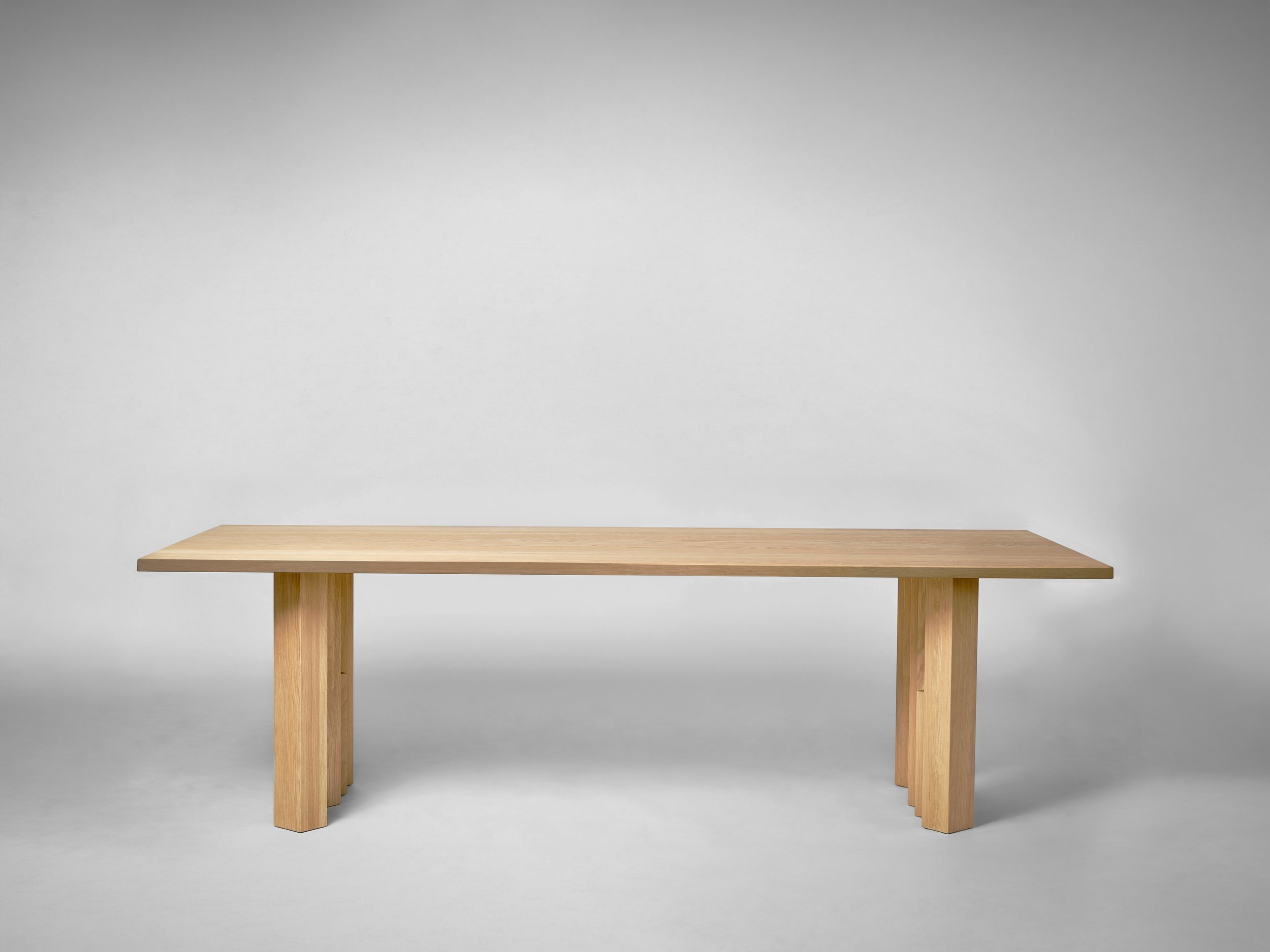 Mokko - Fenestra Table - Light Oak - light grey - front view - photo by Thomas van Schaik.jpg