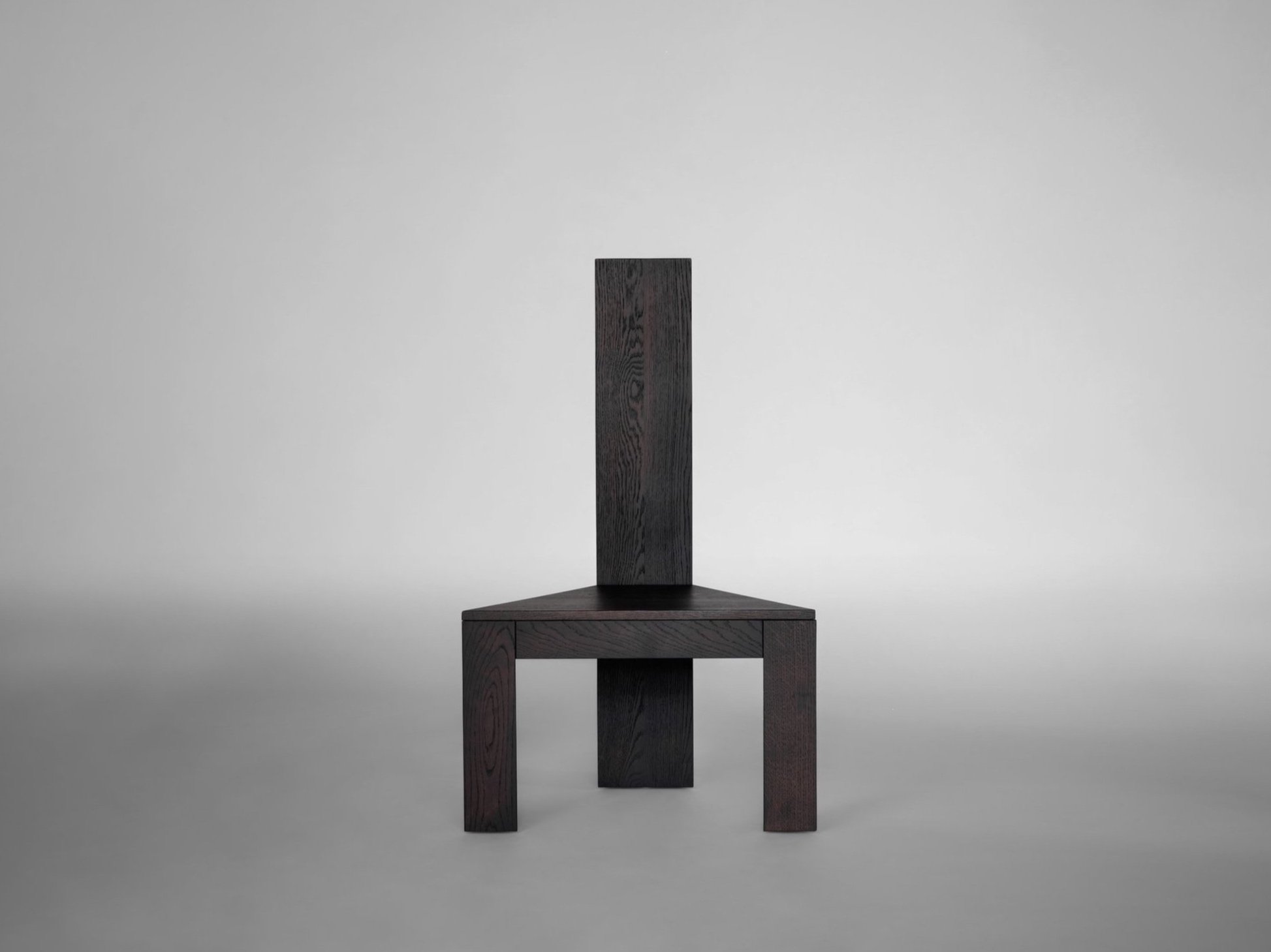 Mokko%2B-%2BTrigon%2BChair%2B-%2BDark%2BBrown%2BOak%2B-%2Blg%2B-%2Bfront%2B-%2Bdesign%2Bby%2BAad%2BBos.jpg