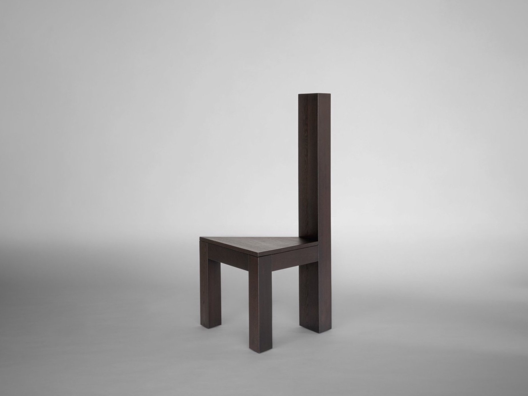 Mokko%2B-%2BTrigon%2BChair%2B-%2BDark%2BBrown%2BOak%2B-%2Blg%2B-%2Bright%2B-%2Bdesign%2Bby%2BAad%2BBos.jpg