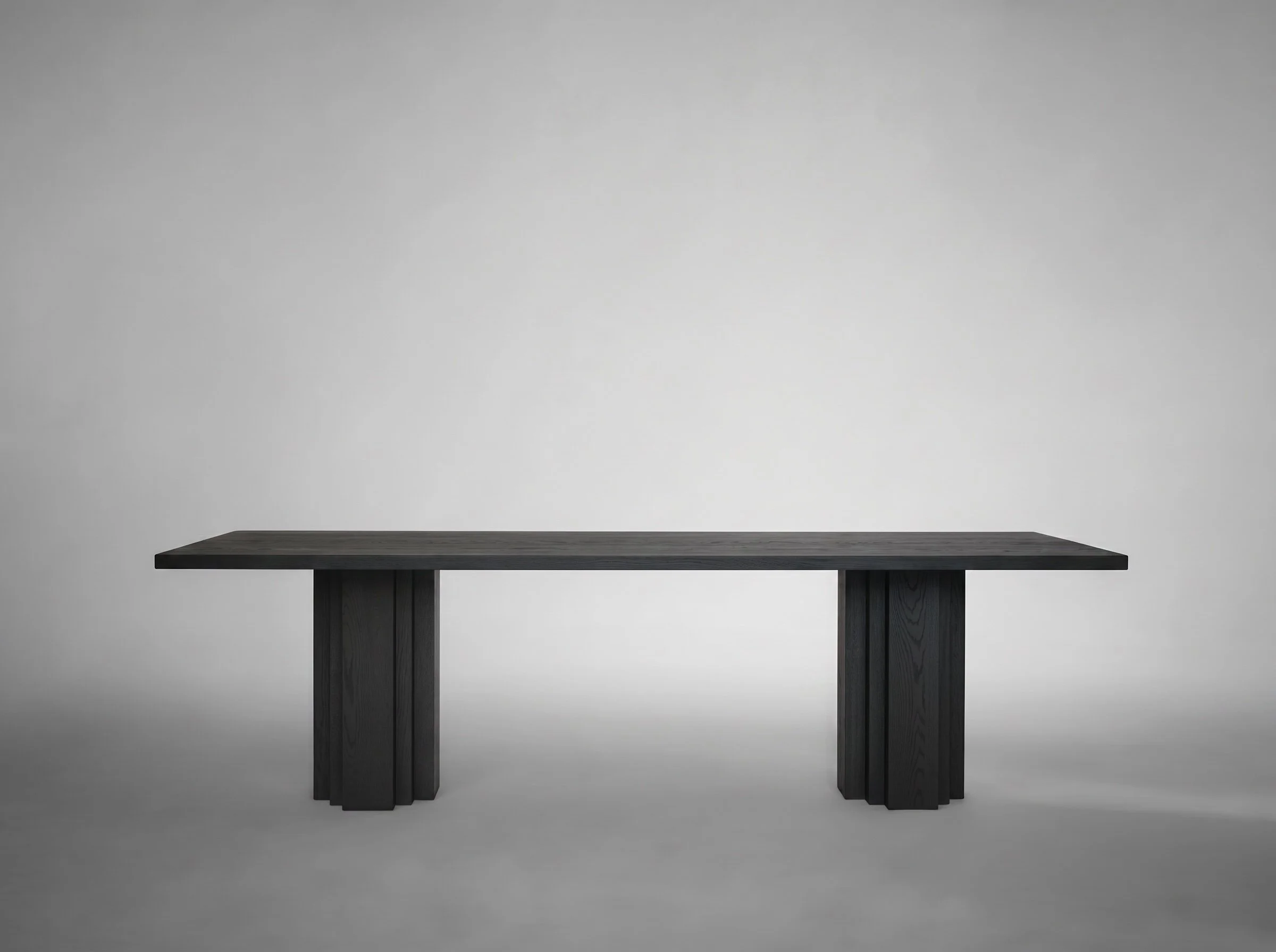 Mokko - Brut table - Black Oak - light grey background - side view - photo by Thomas van Schaik.jpg