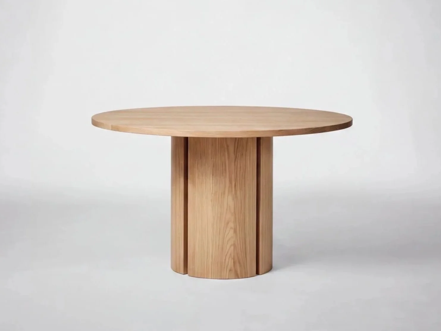 Mokko%2B-%2BAperta%2BRound%2BTable%2BC1%2B-%2BLight%2BOak%2B-%2BFront%2Bview%2B1%2B-%2Bdesign%2Bby%2BAad%2BBos.jpg