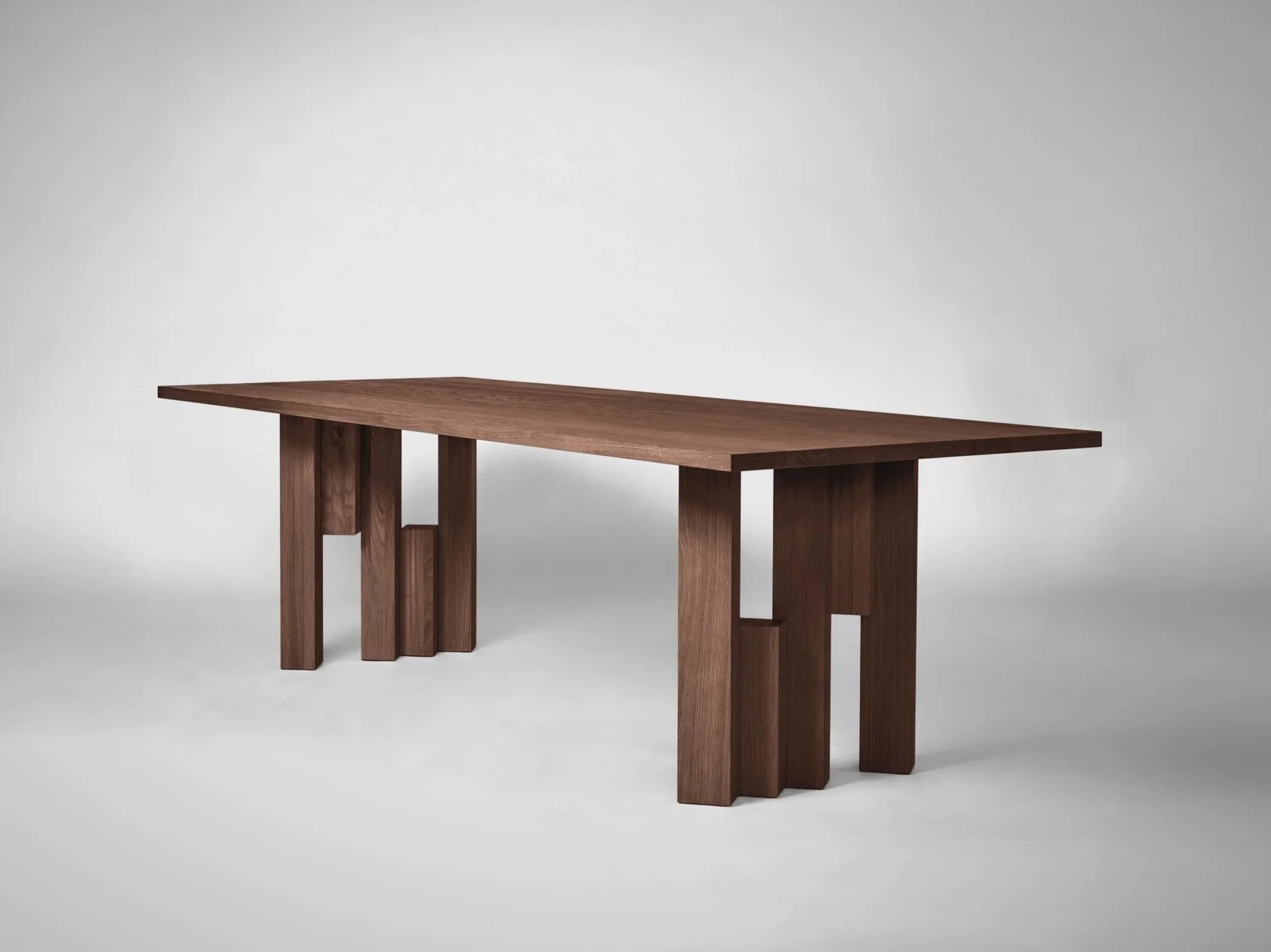MAIN+-+Mokko+-+Fenestra+Table+-+Warm+Brown+Oak+-+light+grey+-+perspective+view+-+photo+by+Thomas+van+Schaik.jpg
