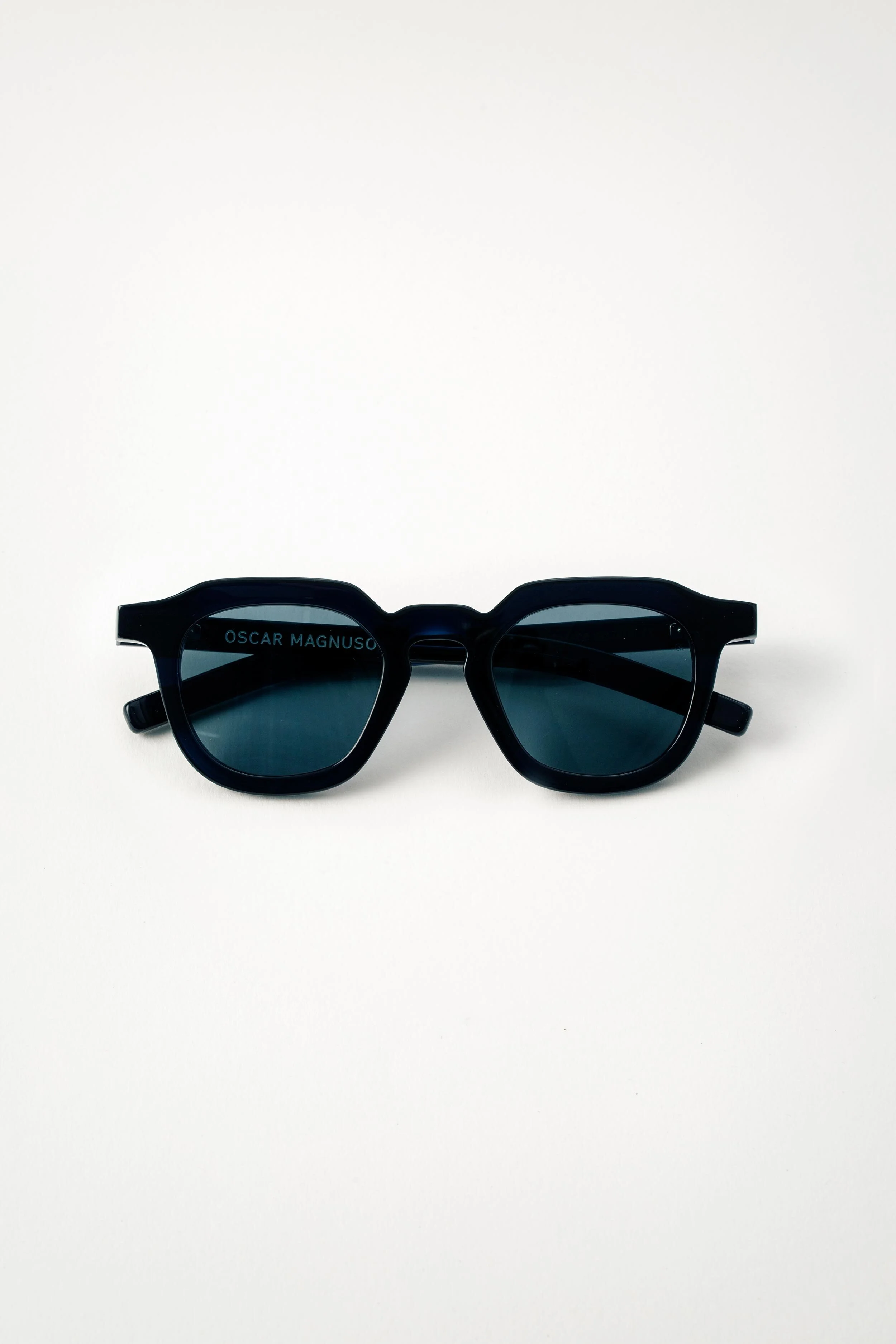 eyewear sunglasses