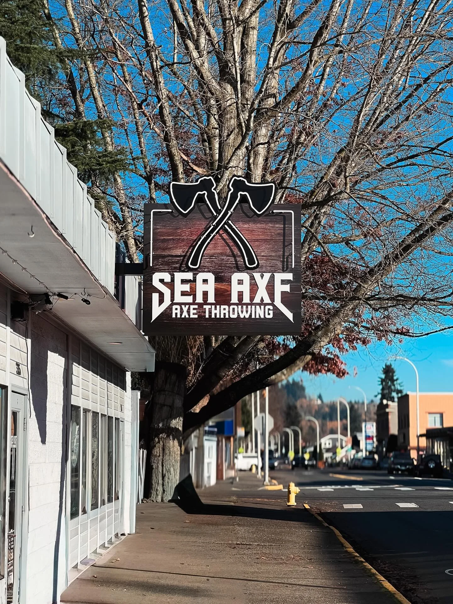 Recent Build👇

@seaaxe Axe Throwing in Auburn is a venue centered on high-energy, social entertainment. The signage needed to match!

We built them a 4.5&rsquo; &times; 4.5&rsquo; double-sided, roof-mounted blade sign

Fabricated from aluminum with 