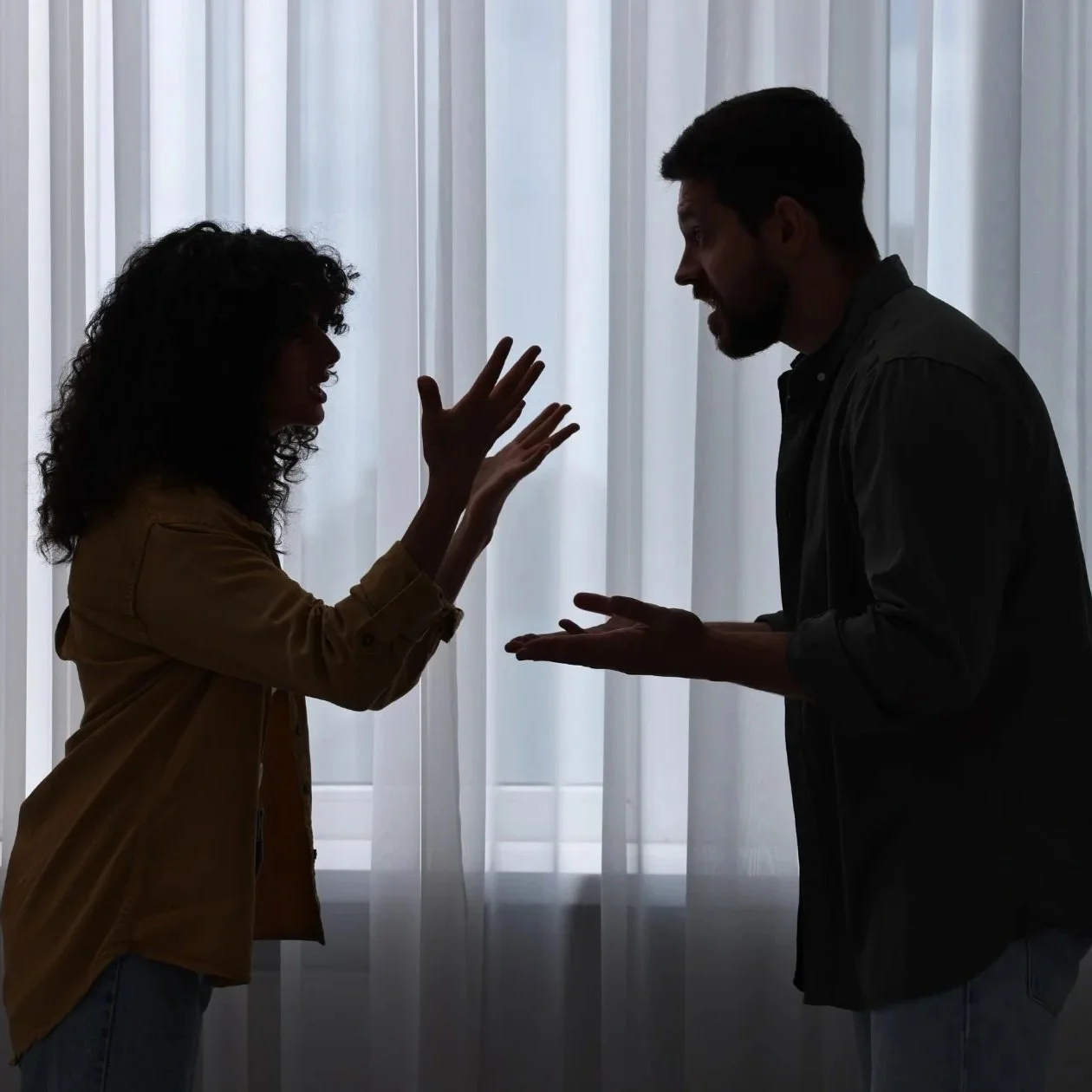 How to Spot Red and Green Flags in Relationships for Healthier Connections