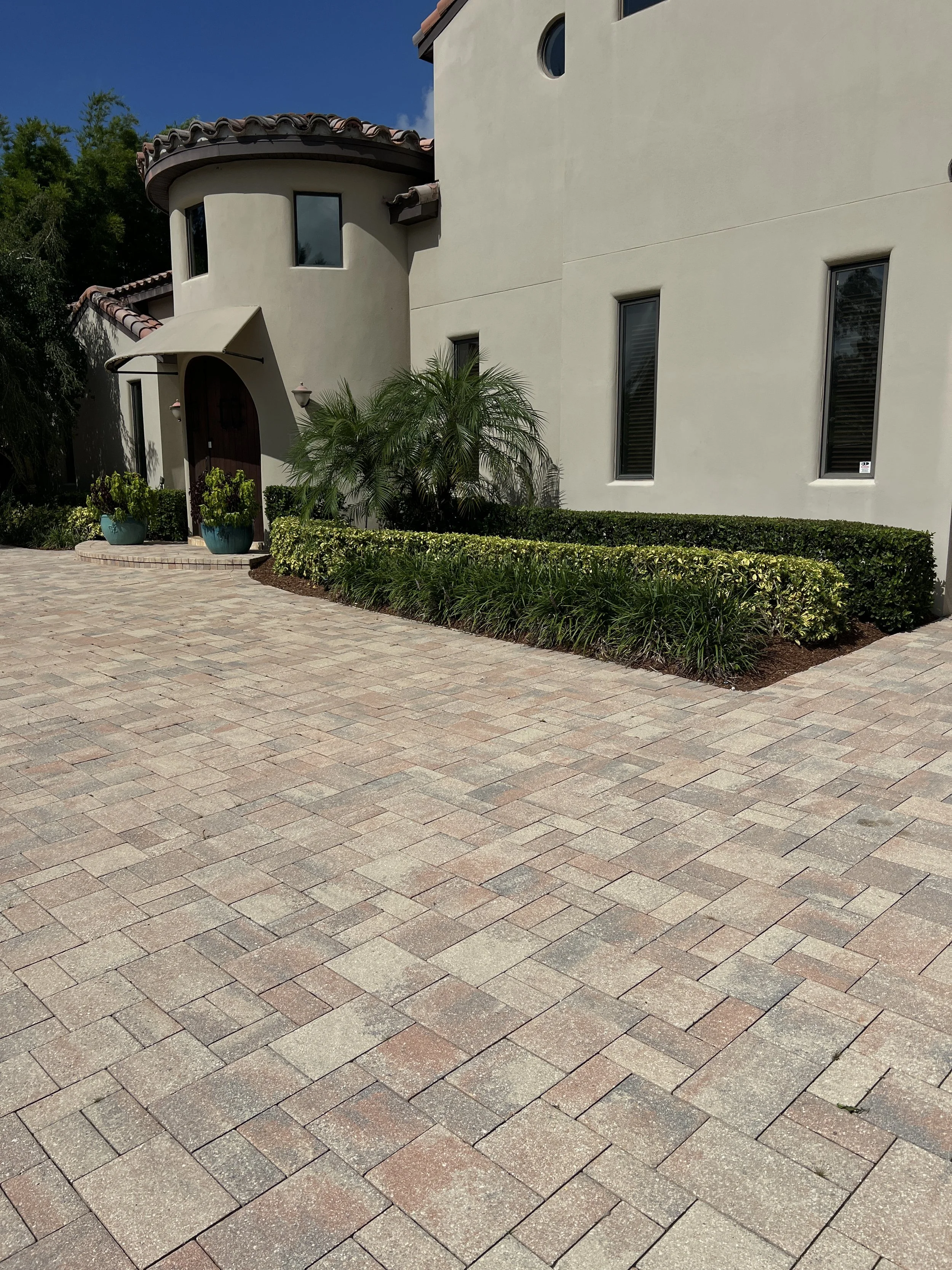 Maitland , FL Lawn and Landscape |. Michael Geist's Yard Works