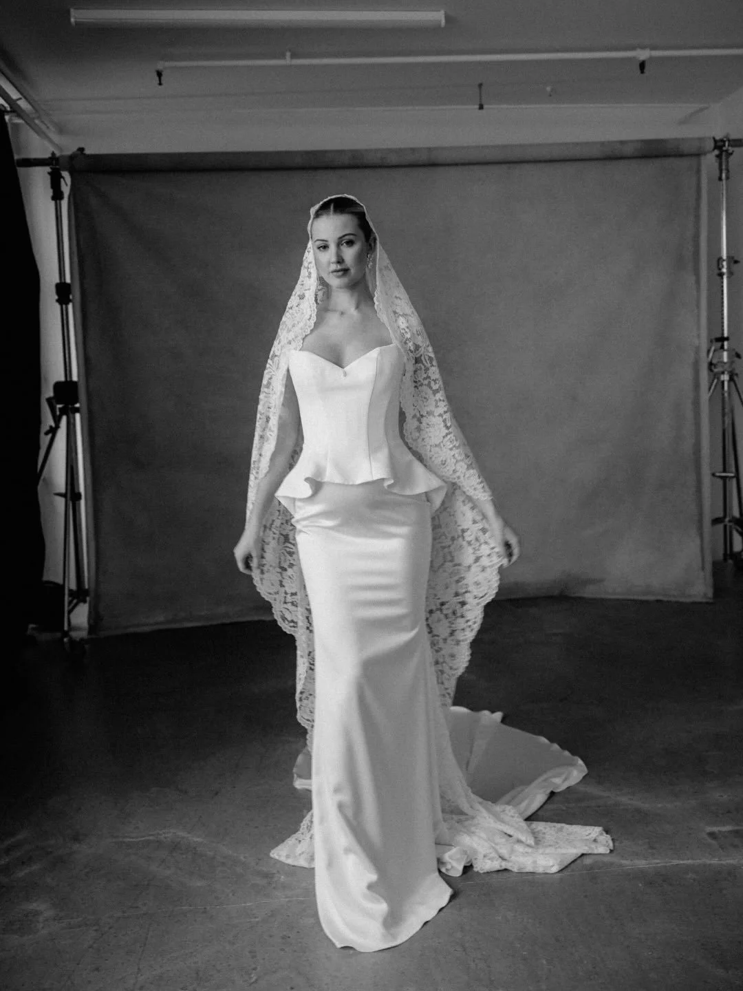 A few frames from a beautiful experience during Elevate x Canon in London.

I had the chance to attend a masterclass led by the incredibly talented @benjaminwheeler , where he shared his journey, his way of connecting with couples, and his approach t