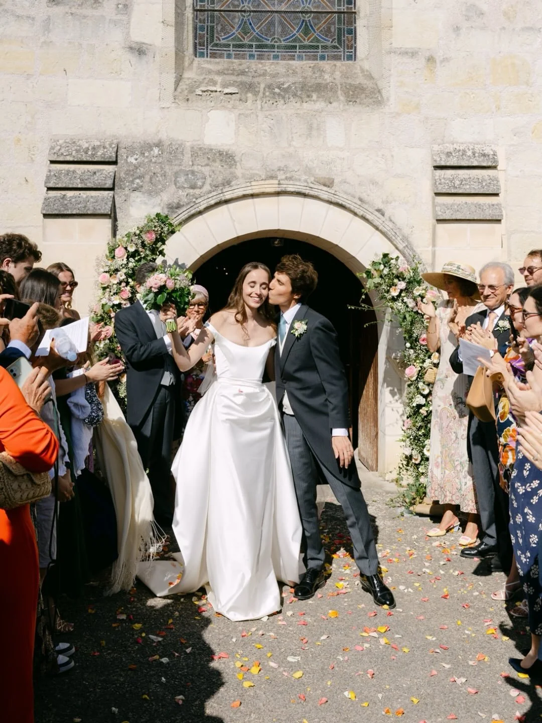 Laughter, love and a Vivienne Westwood wedding dress. The perfect mix for the perfect wedding.

In the heart of the Loire Valley, I&rsquo;m a wedding photographer capturing elegance in real moments✨

Wedding dress: @viviennewestwood 
Photographer: @l