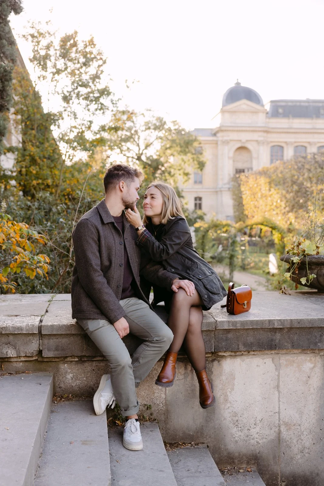 Seance-photo-couple-automne-Jardin-des-Plantes-Paris-00033.jpg